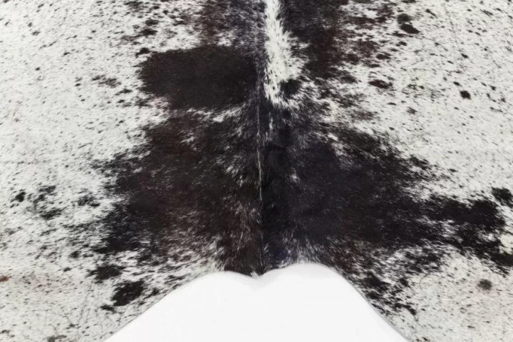 Tapis design KARE en cuir de vache pleine fleur - Noir & Blanc 219x242 cm, revêtement haut de gamme pour intérieurs contemporains