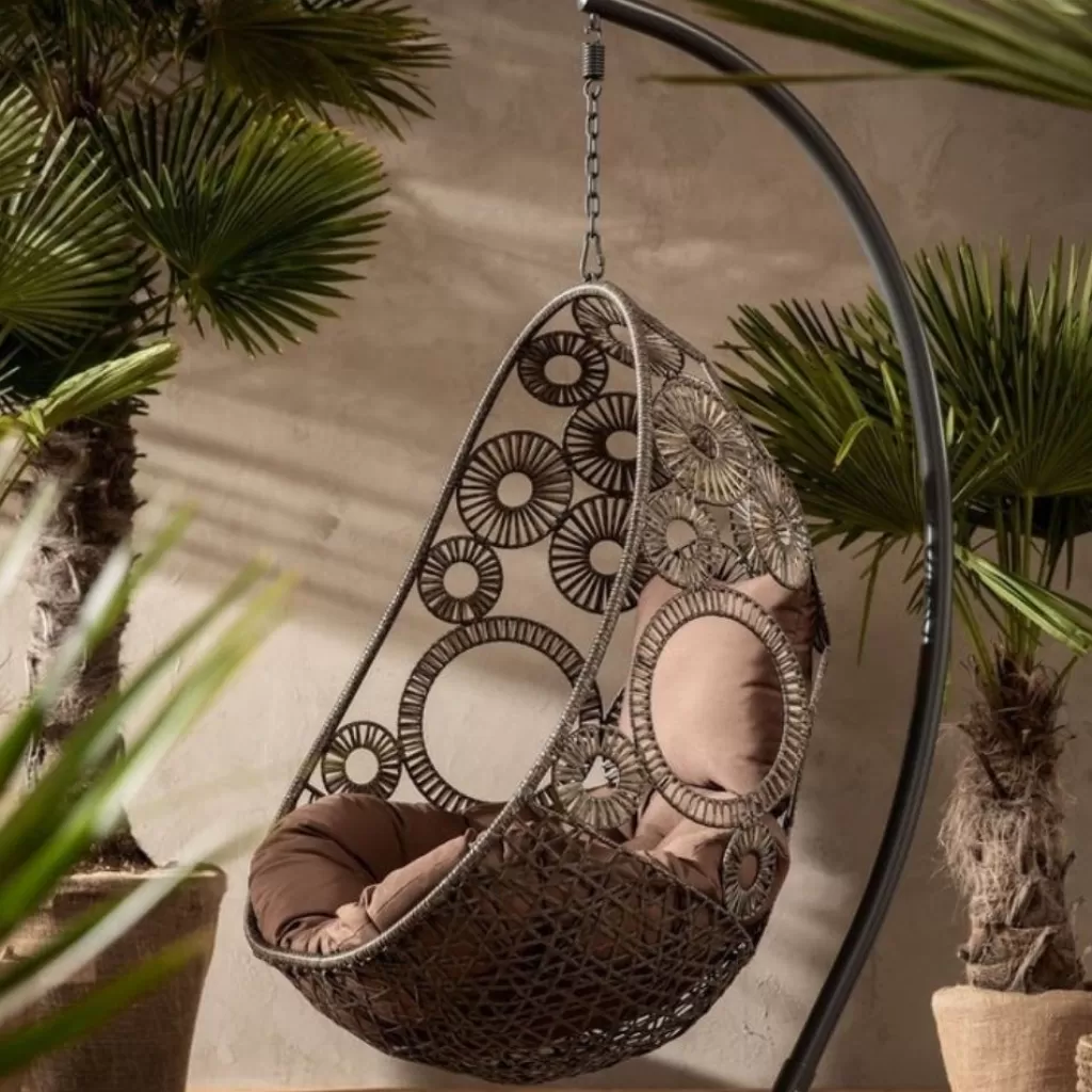 Fauteuil suspendu design Ibiza Brun par KARE - Intemporel élégant, confort enveloppant et style méditerranéen raffiné