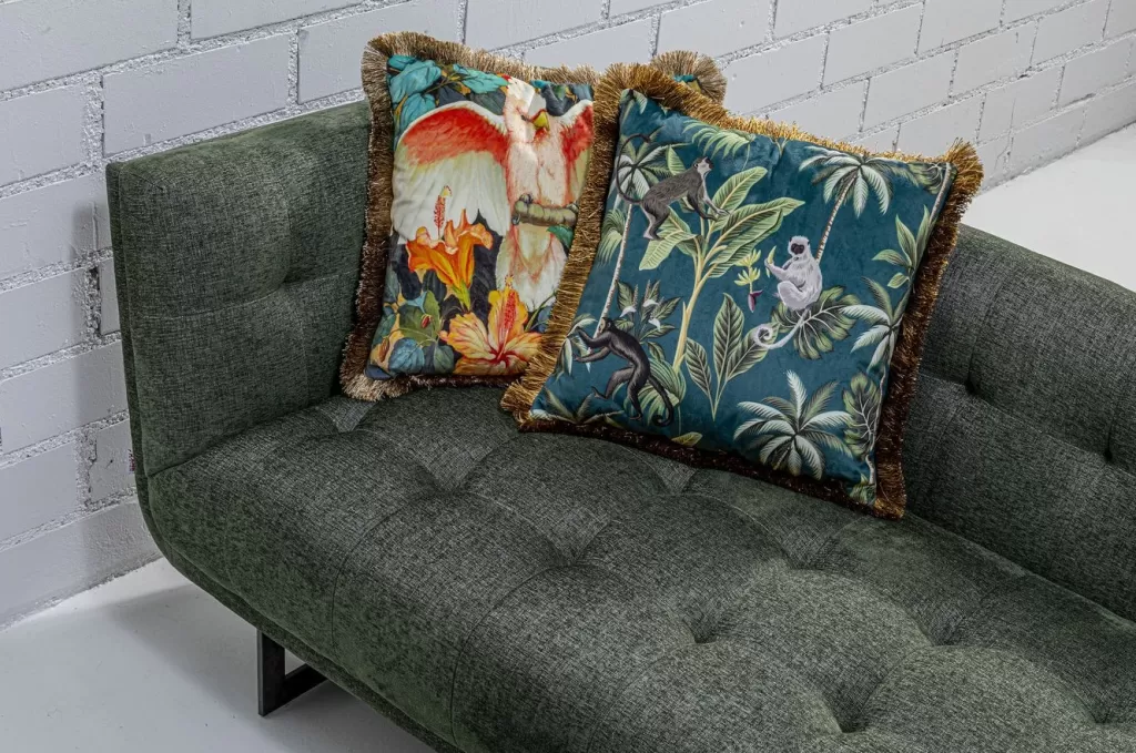 Coussins Jungle Fever - Inspiration nature pour votre salon (45x45 cm)  
Design audacieux KARE avec motifs tropicaux & tissu texturé  
Accessoire déco vibrant pour canapé ou fauteuil