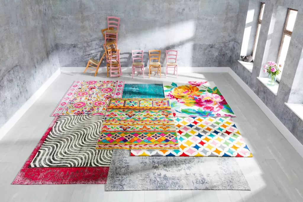 Tapis design moderne gris anthracite - Motif ethnique vibrant - Dimensions 170x240cm - Collection Kelim Pop par KARE Design