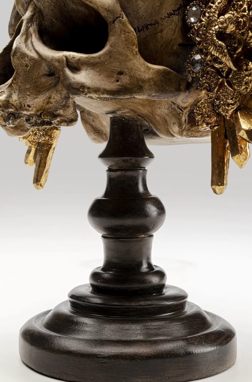 Crâne Royal Décoratif KARE Design - Sculpture Tête de Mort en Résine Haute Qualité, 42 cm - Pièce Unique pour Décoration d'Intérieur Audacieuse