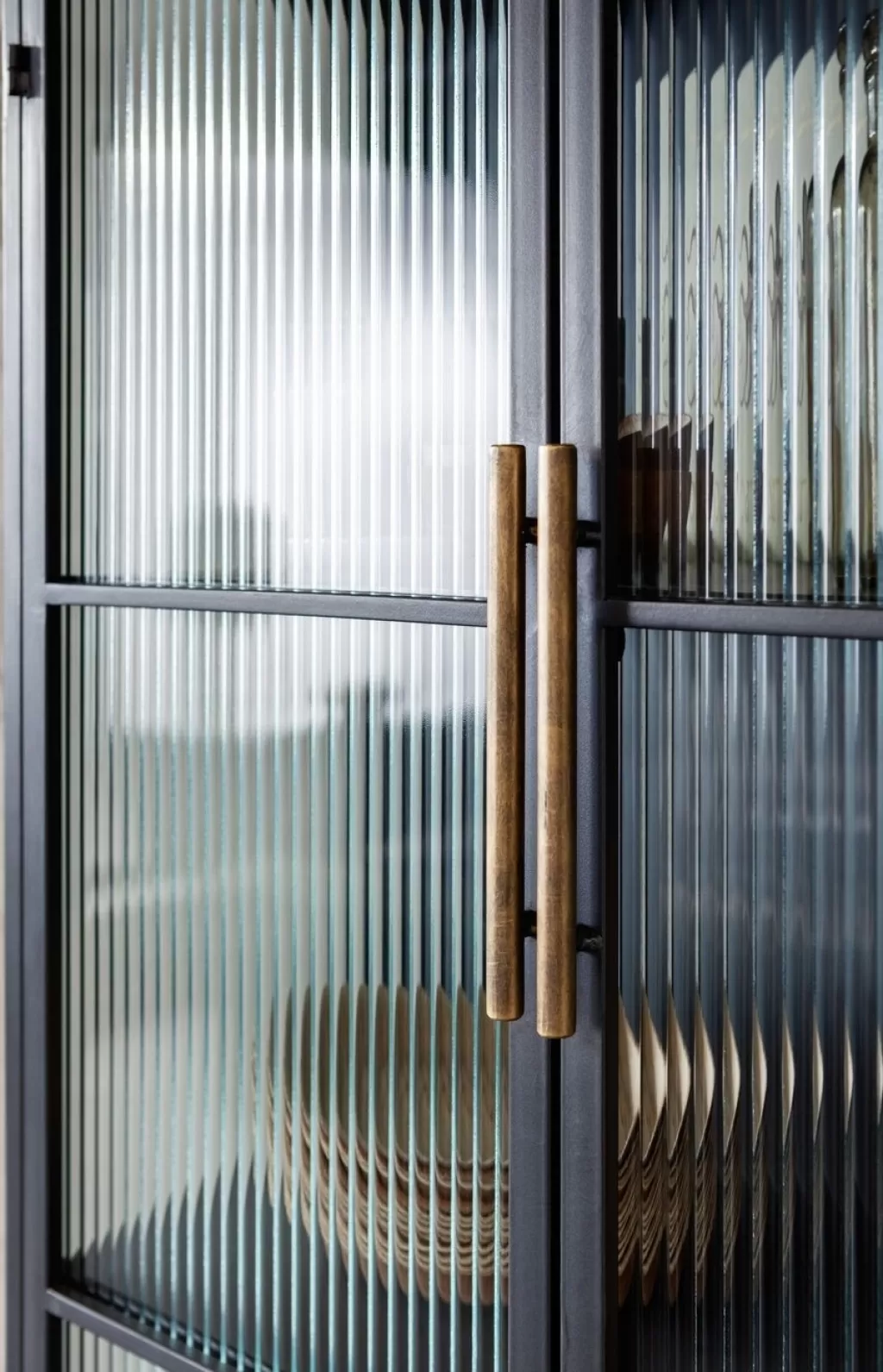 Armoire design La Gomera par KARE - 2 portes et 3 tiroirs, élégance moderne pour rangement optimal