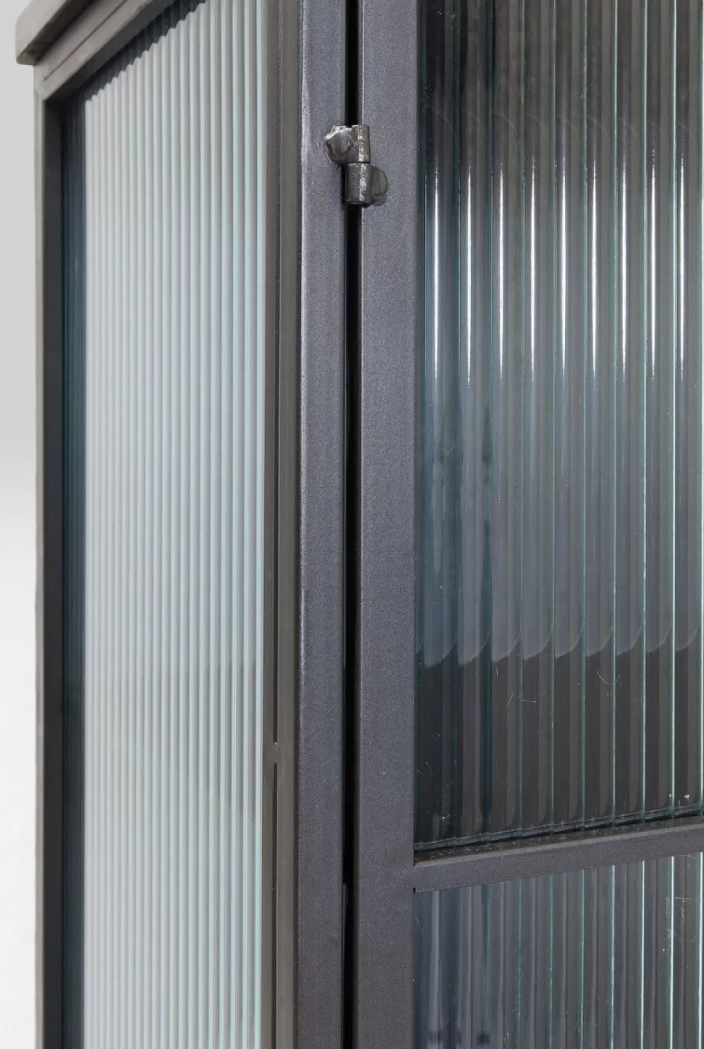 Armoire 2 portes La Gomera - Design scandinave élégant avec rangement pratique par KARE Design