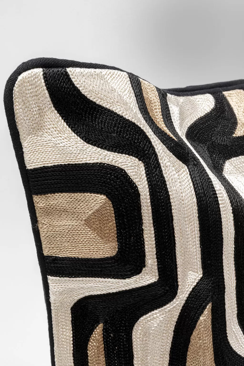 Coussin Déco Salon Moderne · Motif Labyrinthe Artistique · Tissu Haut de Gamme 50 cm x 50 cm · KARE Design Collection 

（：·，，