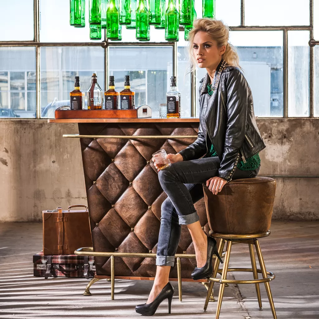 Chaise Bar Vintage Style Rock Féminin - Élégance Rétro KARE Design