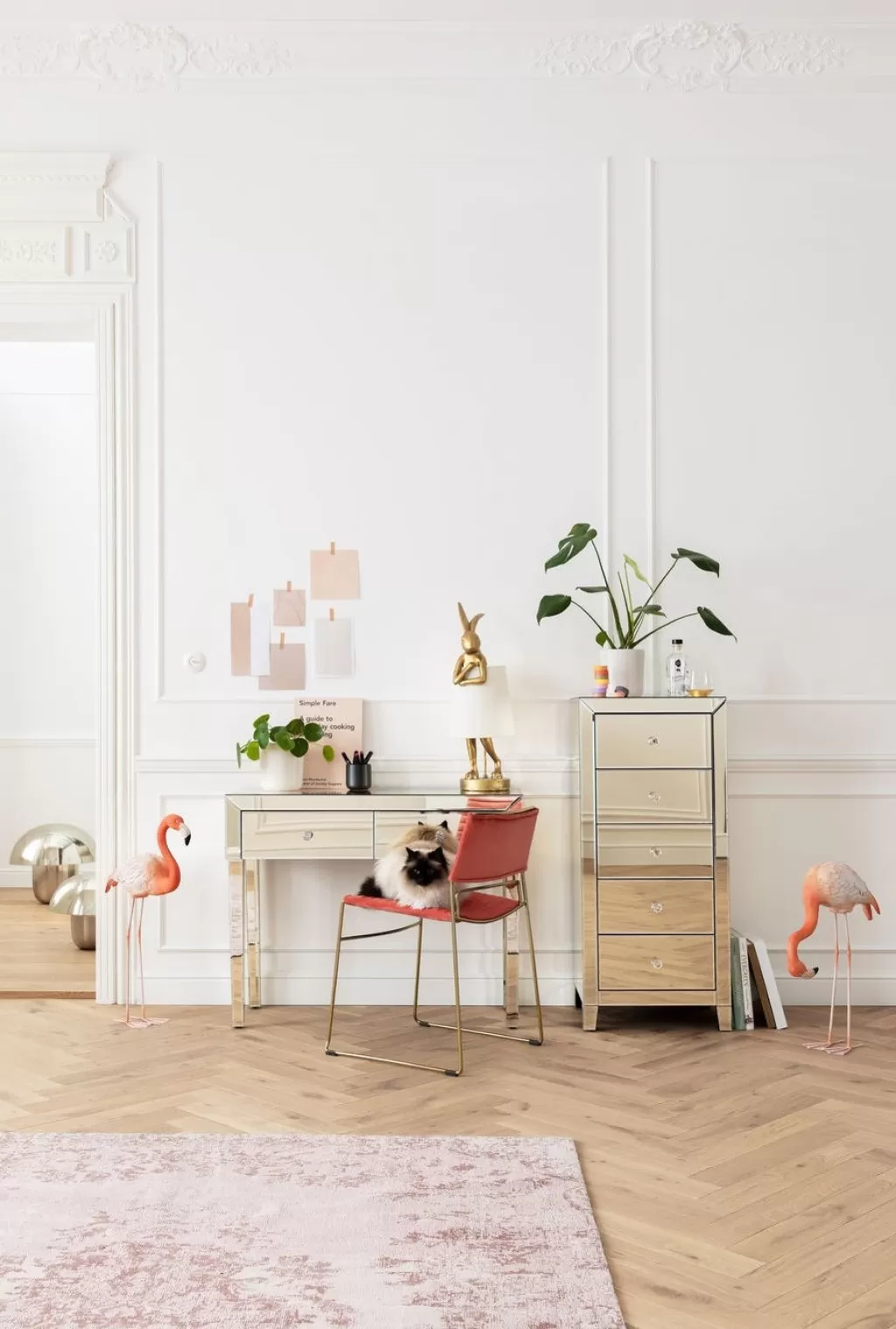 Console de Salon Élégante KARE Design - Plateau Nacré avec Insertion Miroir, Alliance d'Élégance et de Fonctionnalité pour Intérieur Contemporain