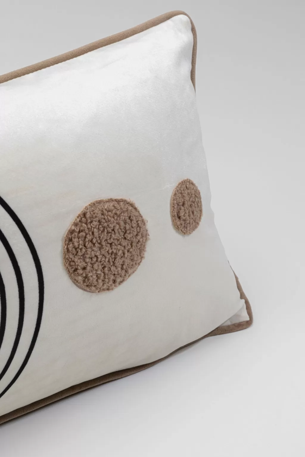 Coussin magnétique design avec fermeture innovante - KARE Édition - Format polyvalent 50x30 cm pour canapé ou lit