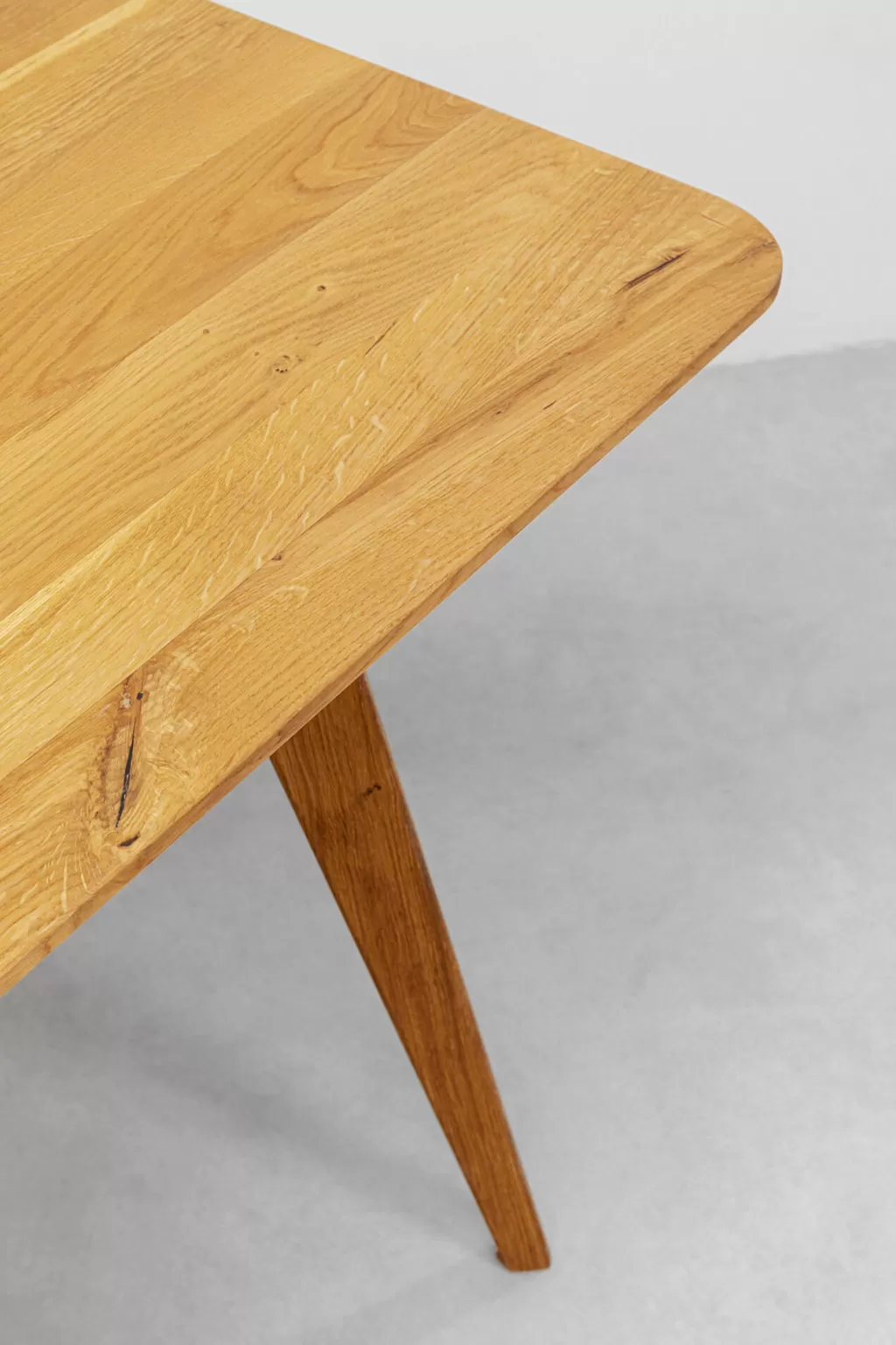 Table design Memo en chêne massif - KARE Design - 180 x 90 cm - Style nordique intemporel