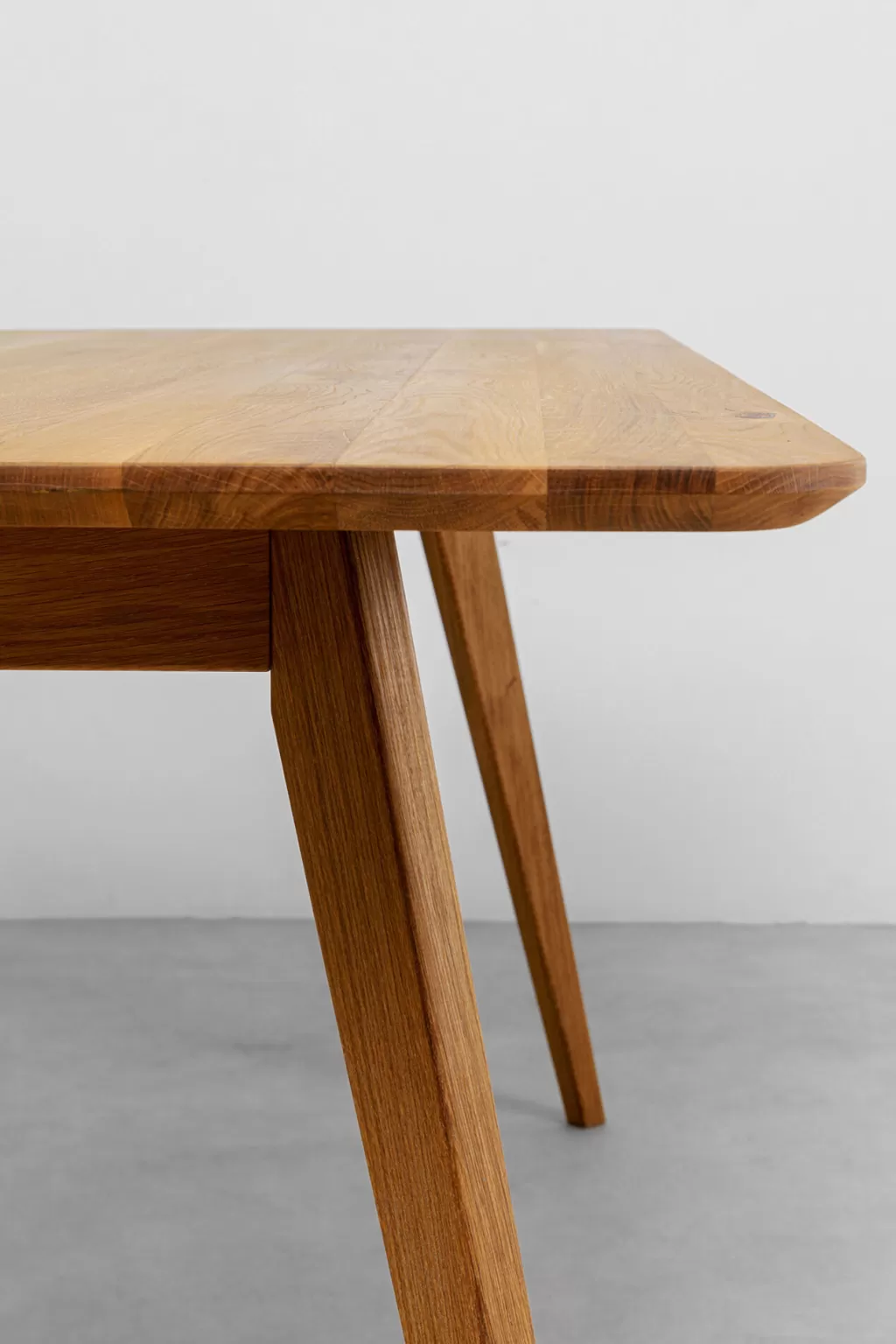 Table design Memo en chêne massif - KARE Design - 180 x 90 cm - Style nordique intemporel