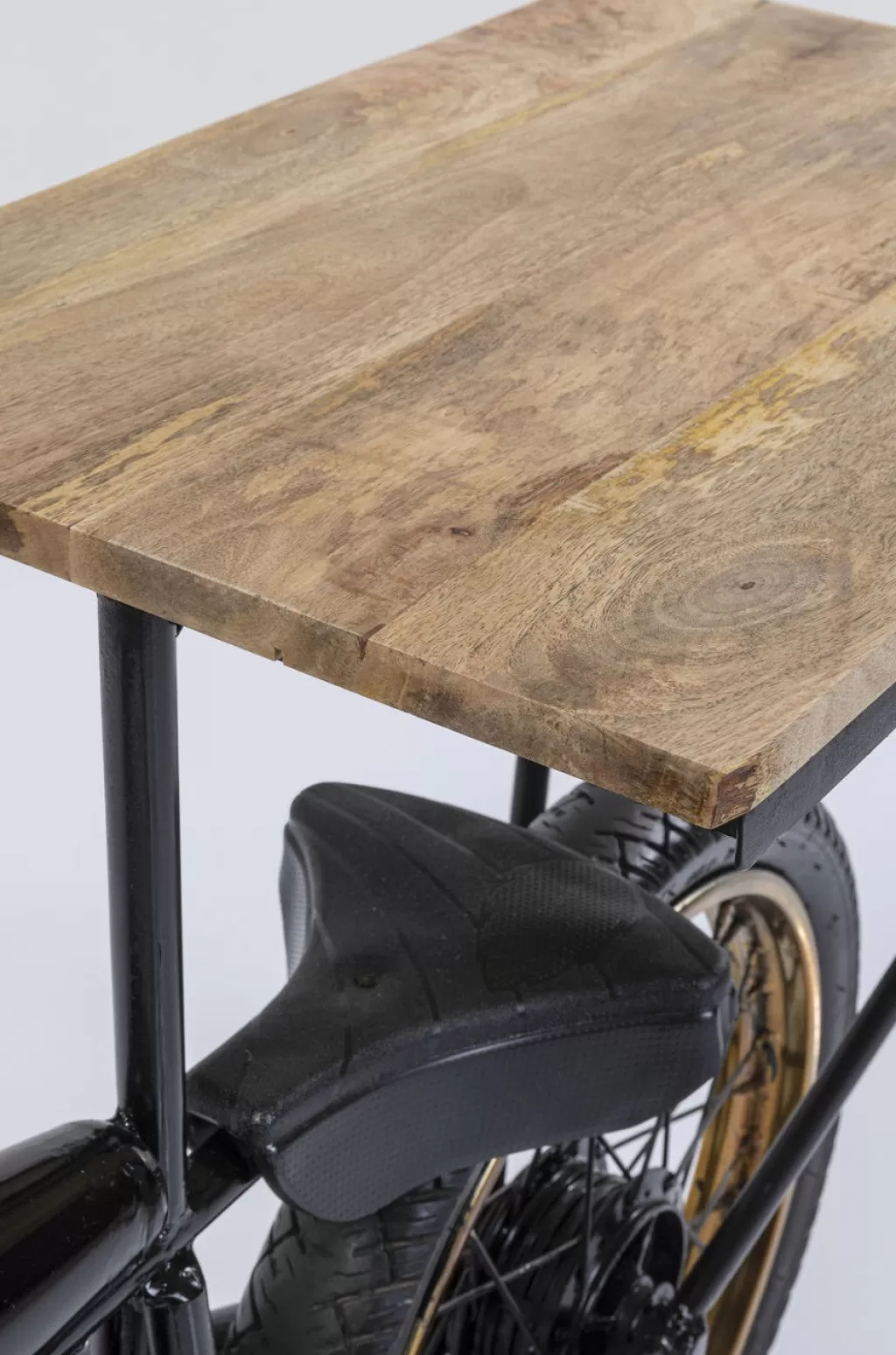 Table de bar contemporaine style motard - Design audacieux en noir profond par KARE, idéale pour décor d'intérieur industriel ou salon moderne