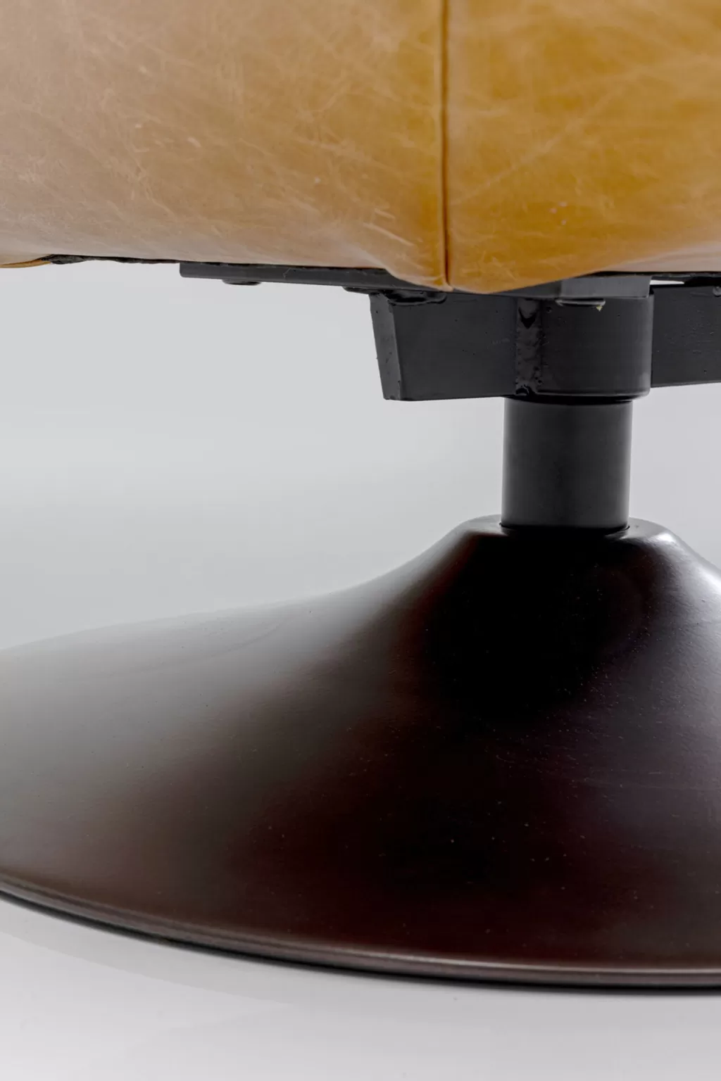 Fauteuil pivotant design en cuir Nappa – Modèle exclusif KARE Design, confort exceptionnel et ligne épurée