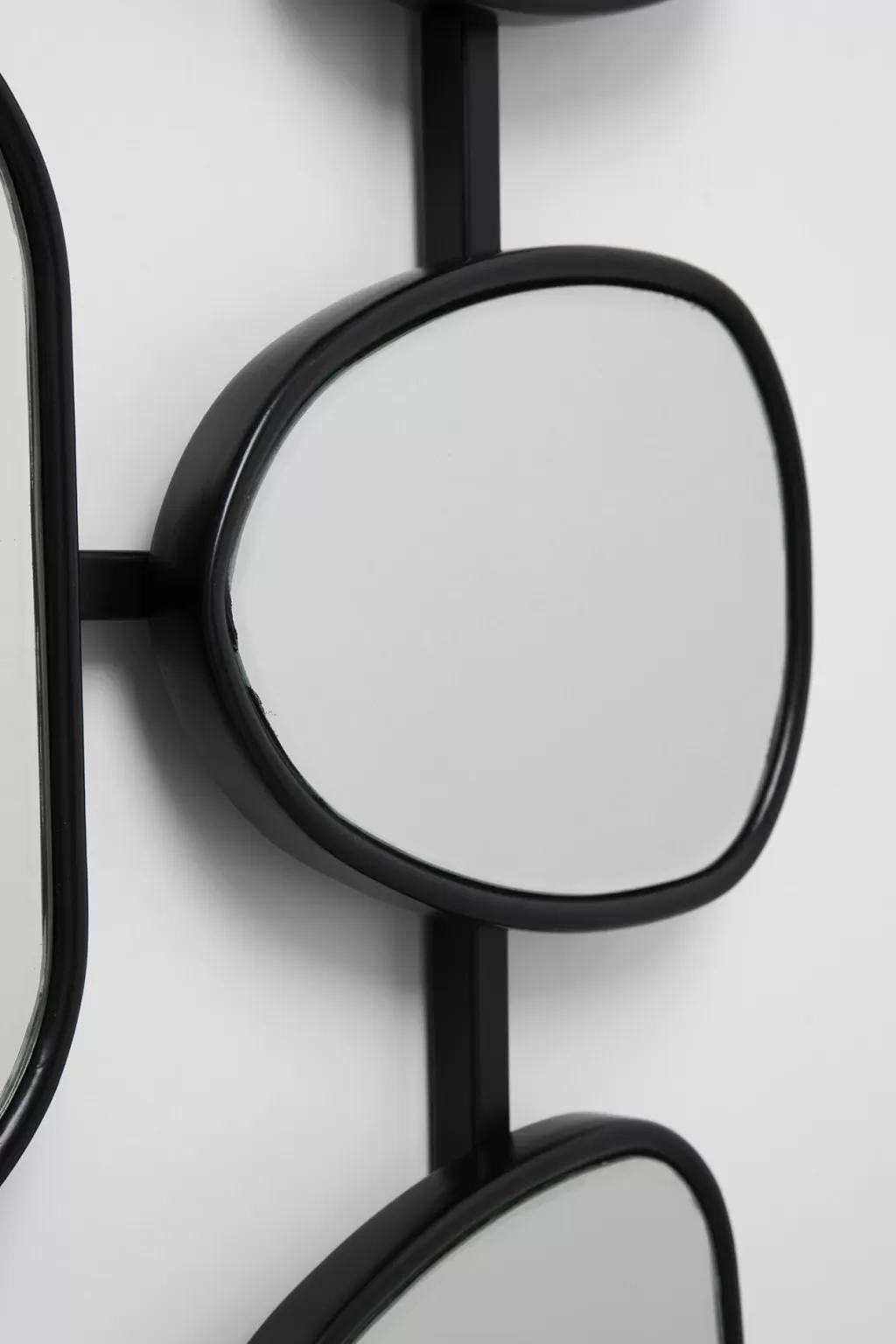 Miroir Mural Design Nastro Noir Satiné KARE - Élégante Décoration Contemporaine - Format 80 x 114 cm