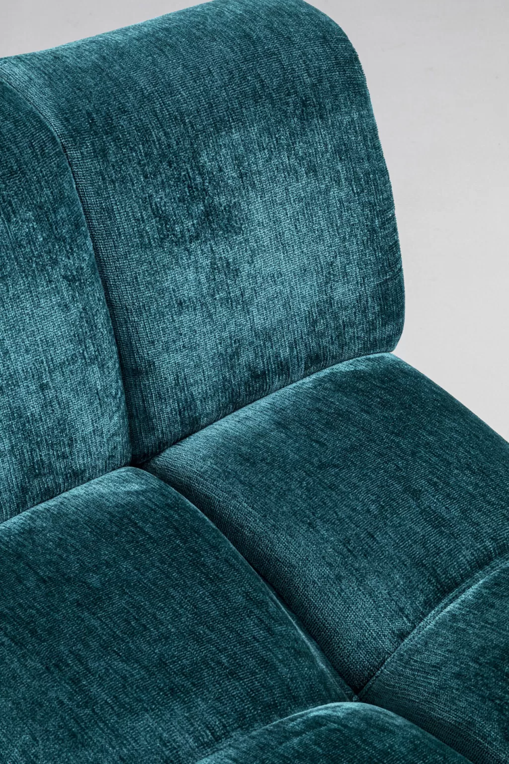 Canapé d'angle gauche Nia Glam en velours vert émeraude - Longueur 2m50, design contemporain KARE
