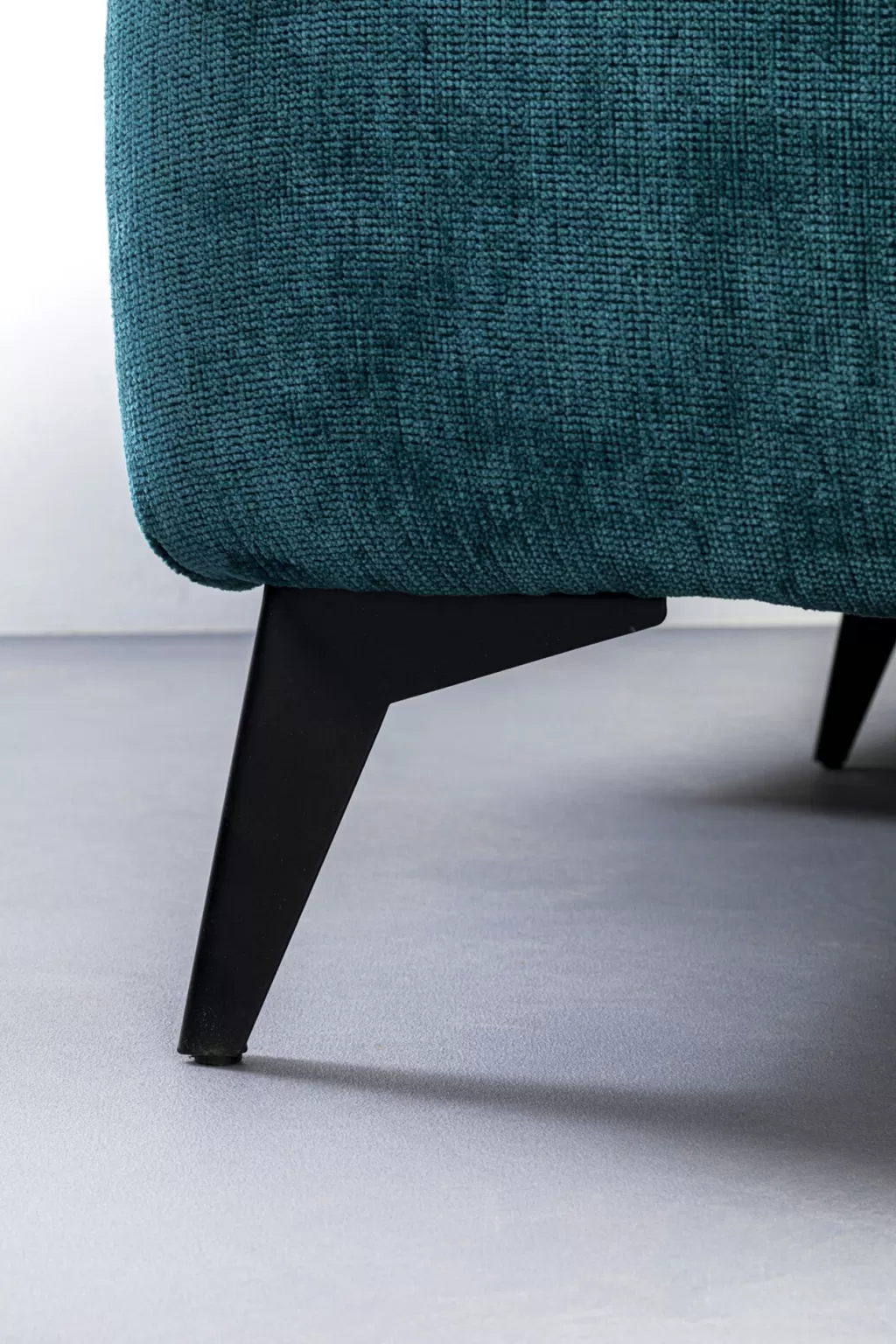 Canapé d'angle gauche Nia Glam en velours vert émeraude - Longueur 2m50, design contemporain KARE