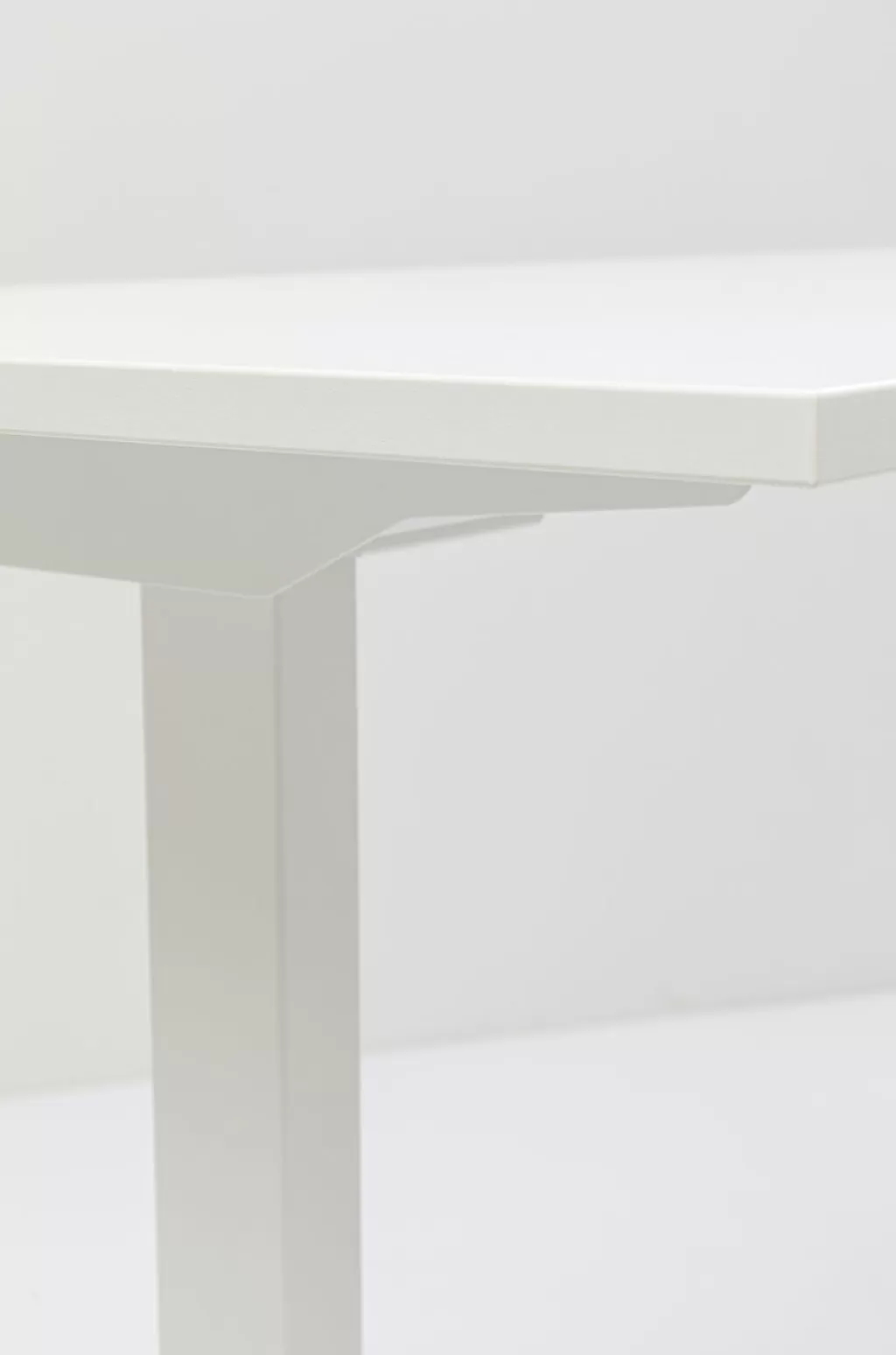 Bureau moderne KARE Design - Blanc élégant, plateau 120x60 cm - Idéal pour espace de travail fonctionnel