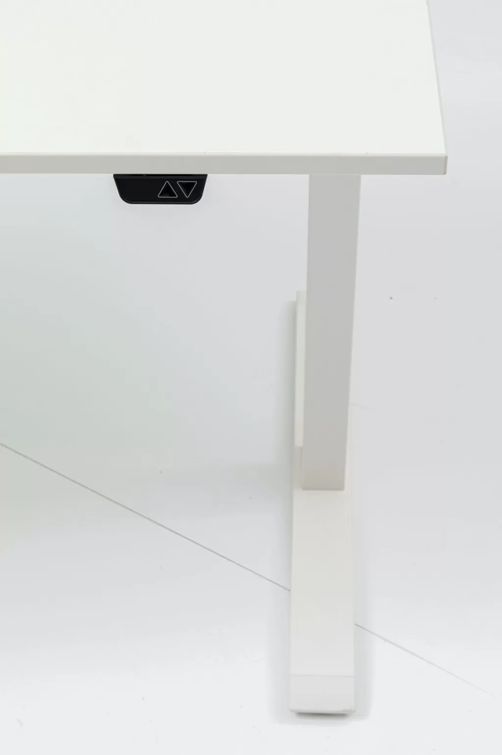 Bureau design moderne KARE - Plateau blanc immaculé 140x70 cm - Solution pratique pour espace de travail ergonomique