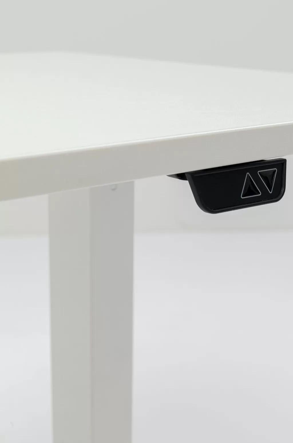 Bureau design moderne KARE - Plateau blanc immaculé 140x70 cm - Solution pratique pour espace de travail ergonomique