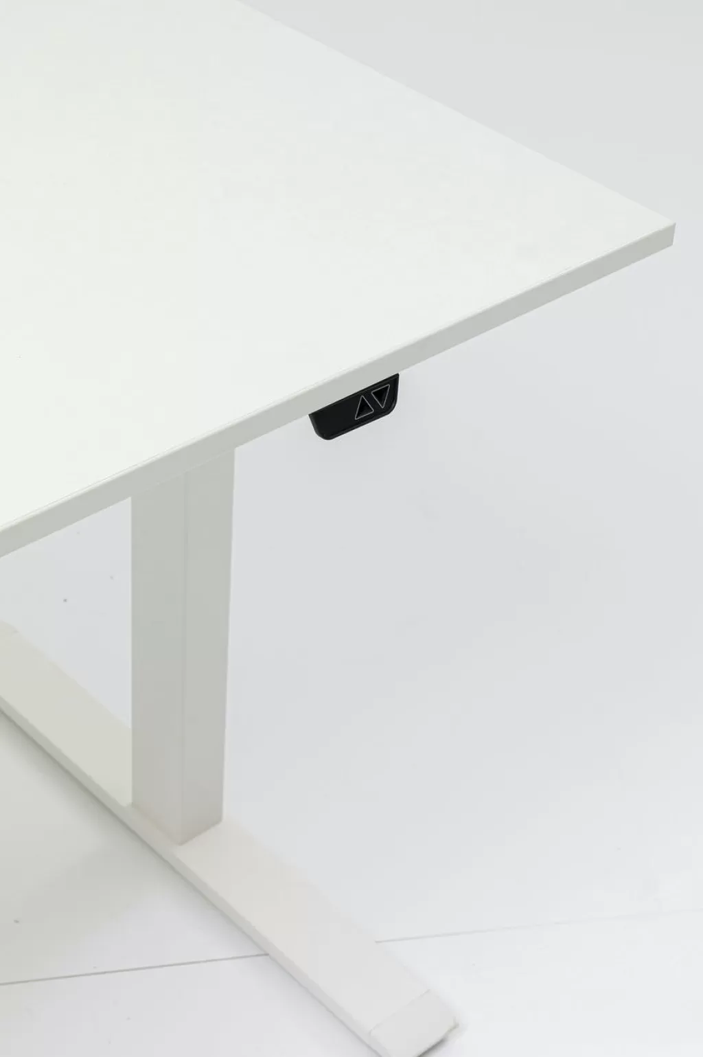 Bureau design moderne KARE - Plateau blanc immaculé 140x70 cm - Solution pratique pour espace de travail ergonomique