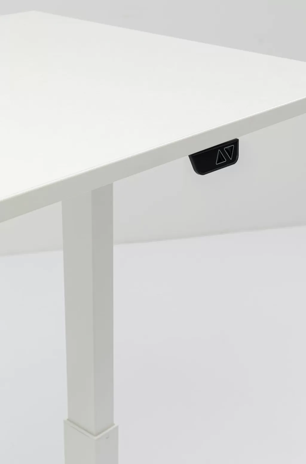 Bureau design moderne KARE - Plateau blanc immaculé 140x70 cm - Solution pratique pour espace de travail ergonomique