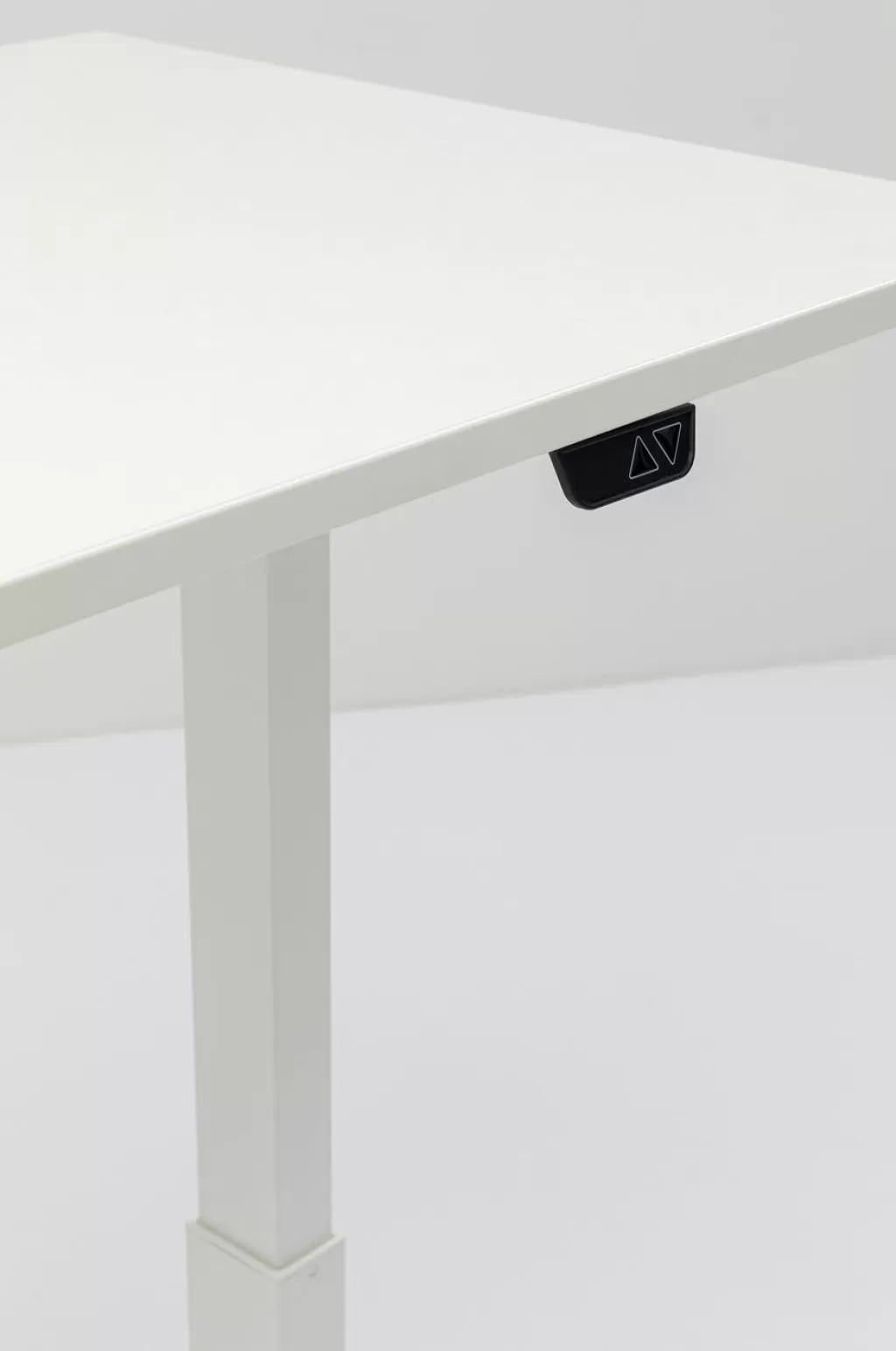 Bureau contemporain en mélaminé blanc KARE Design - Plateau 160x80 cm pour espace de travail épuré