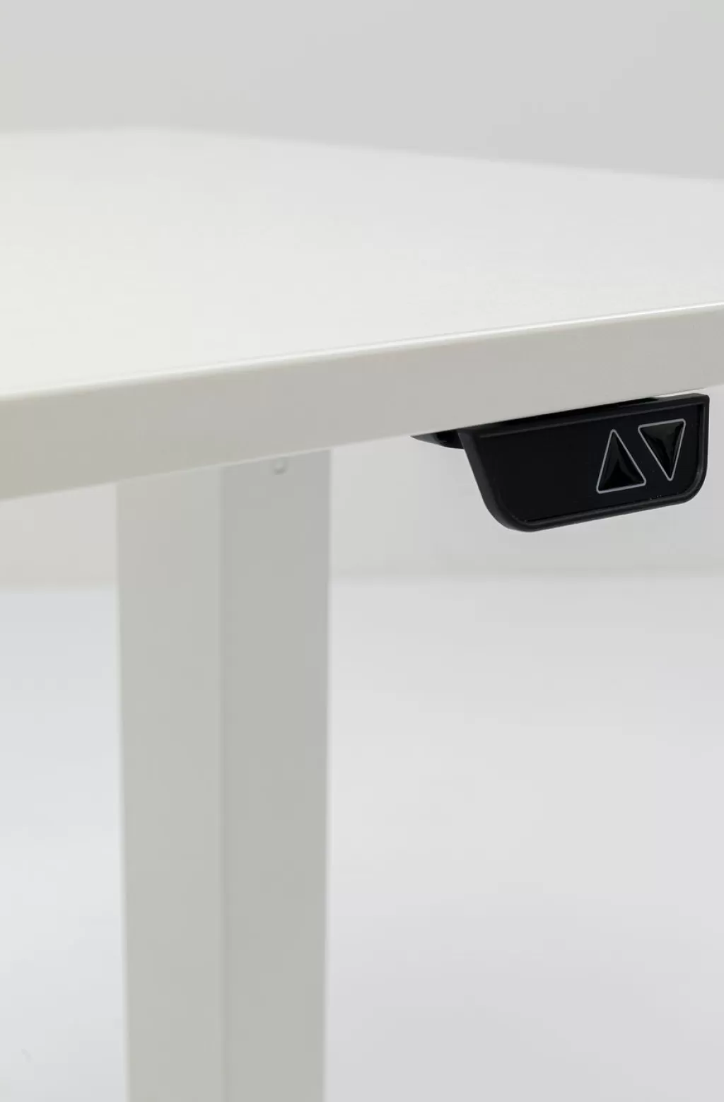 Bureau contemporain en mélaminé blanc KARE Design - Plateau 160x80 cm pour espace de travail épuré
