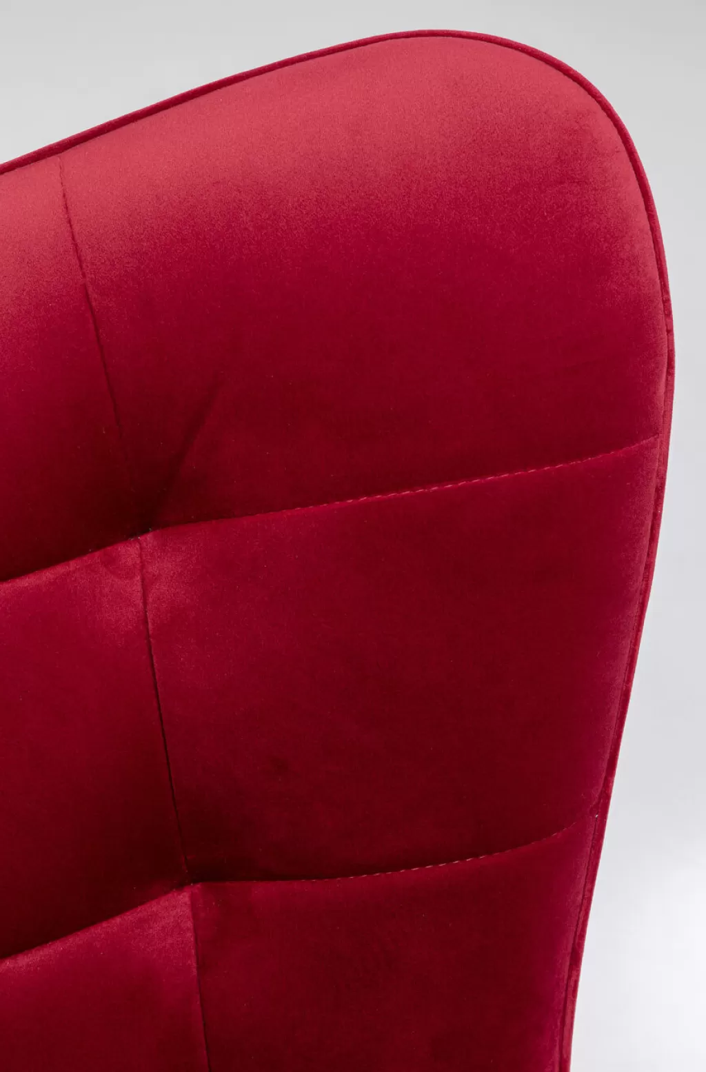 Fauteuil pivotant Oscar velours rouge par KARE Design - Assise ergonomique et style scandinave raffiné