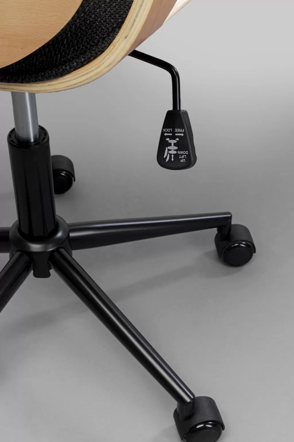 Fauteuil de Bureau Design Scandinave KARE - Patron Nature, Modèle Ergonomique en Bois Massif pour Espace de Travail Élégant et Confortable