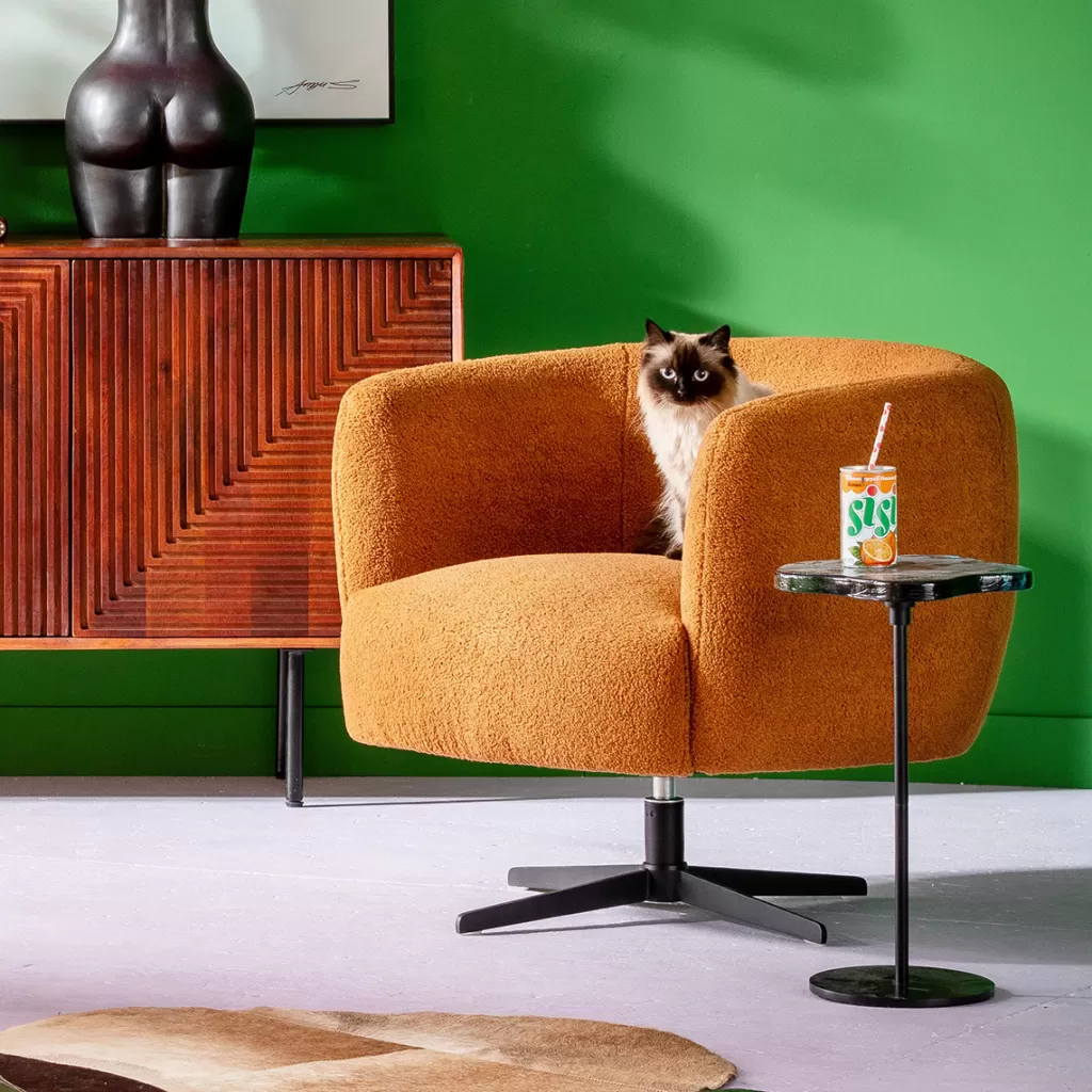 Fauteuil Tournant 360° Doux en Peluche Teddy - Design Élégant KARE Peony, Tissu Duveteux Brun Châtain, Confort Enveloppant Haut de Gamme