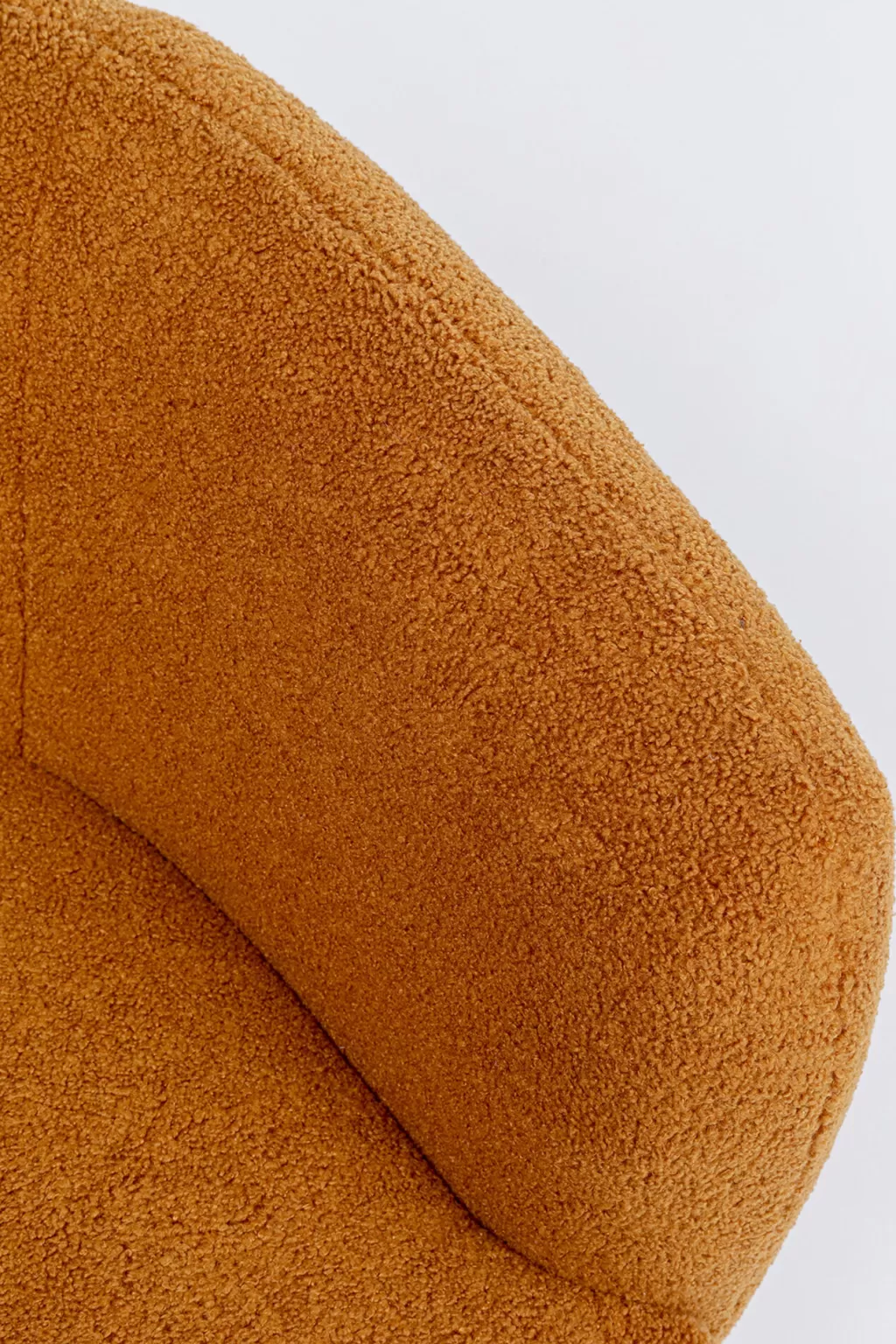 Fauteuil Tournant 360° Doux en Peluche Teddy - Design Élégant KARE Peony, Tissu Duveteux Brun Châtain, Confort Enveloppant Haut de Gamme
