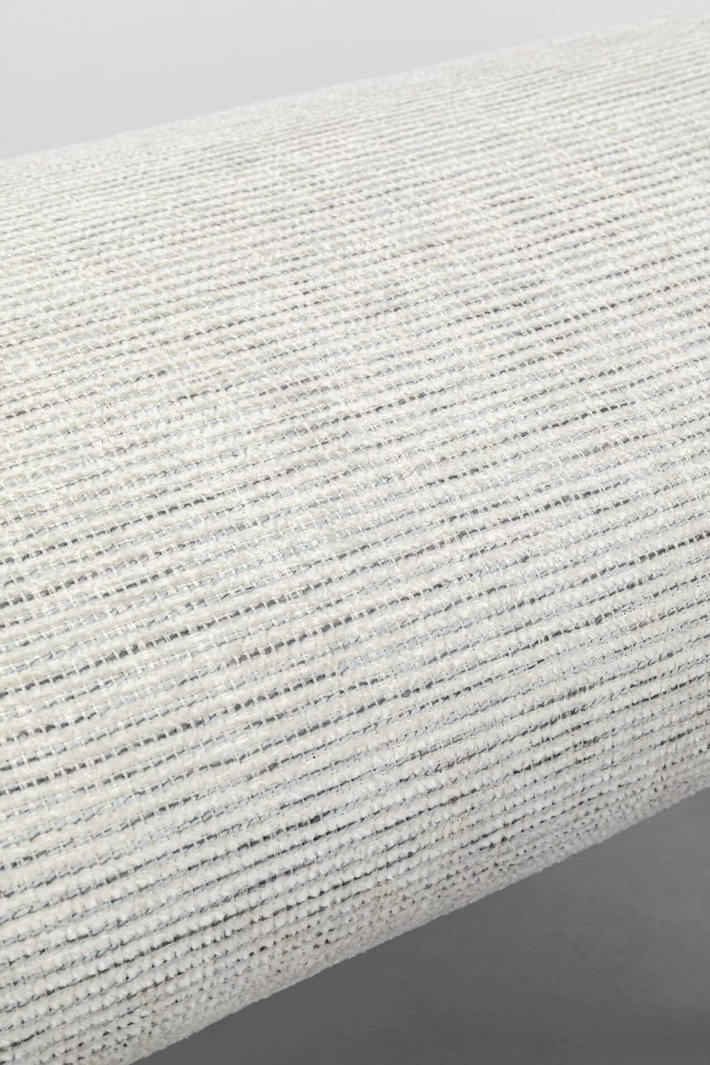 Découvrez le tabouret design scandinave Polly Penkki par KARE - Hauteur 130 cm avec assise en laine feutrée pour rangement pratique et esthétique intemporelle