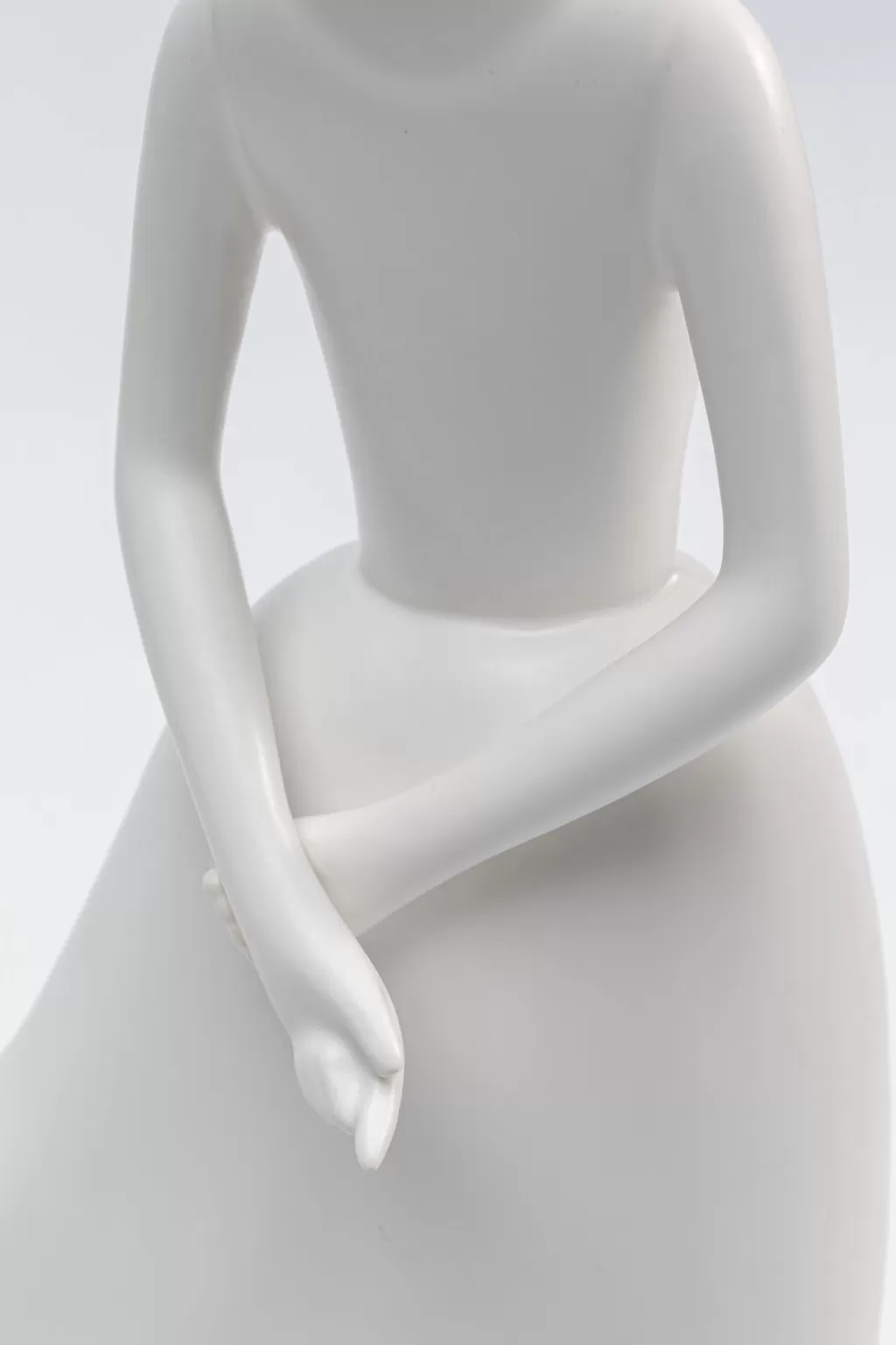 Dame Fière - Objet décoratif élégante en résine par KARE Design - 35 cm de haut