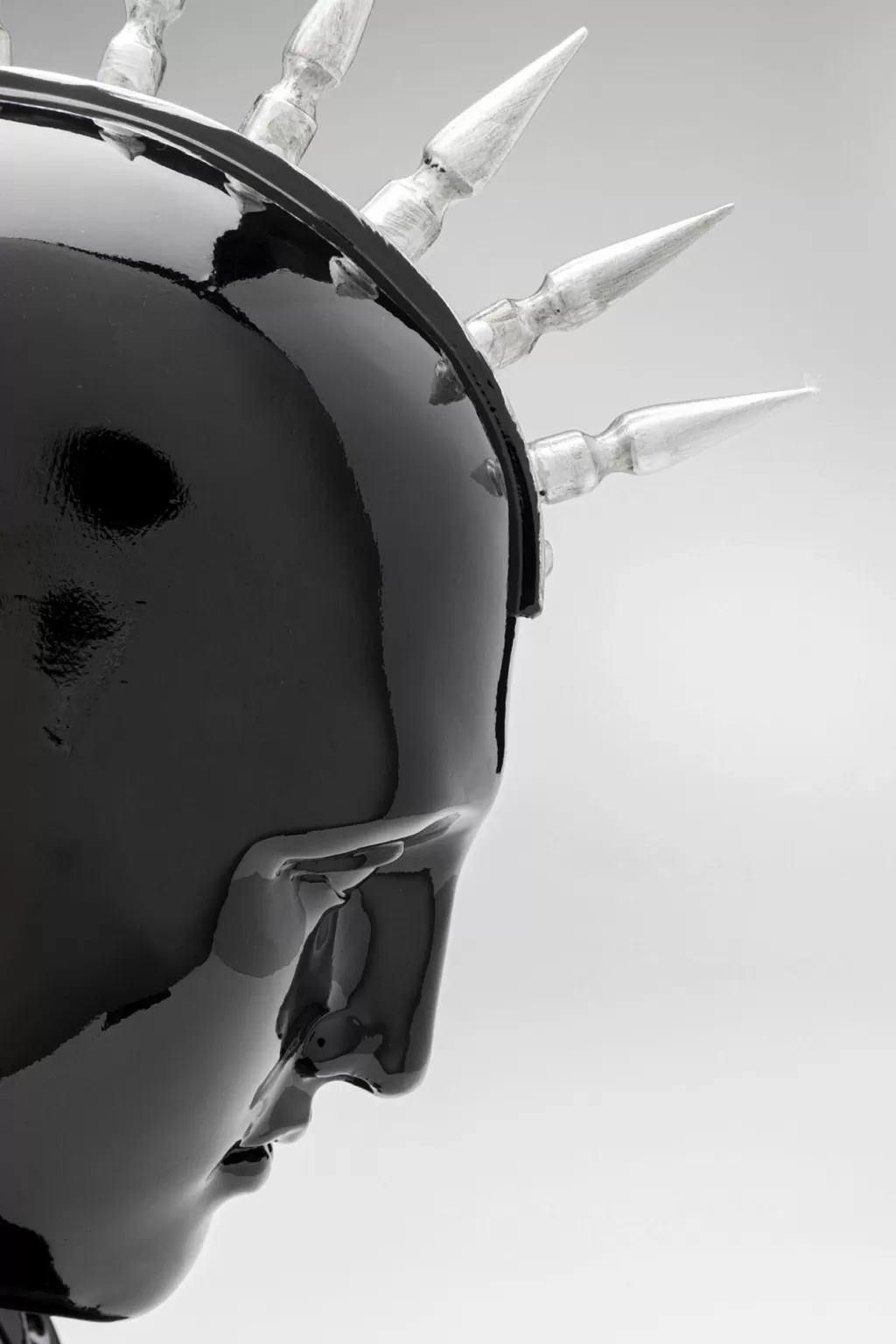 Déco Punk Boy Adolescent - Sculpture moderne KARE Design en noir mat, hauteur 42 cm