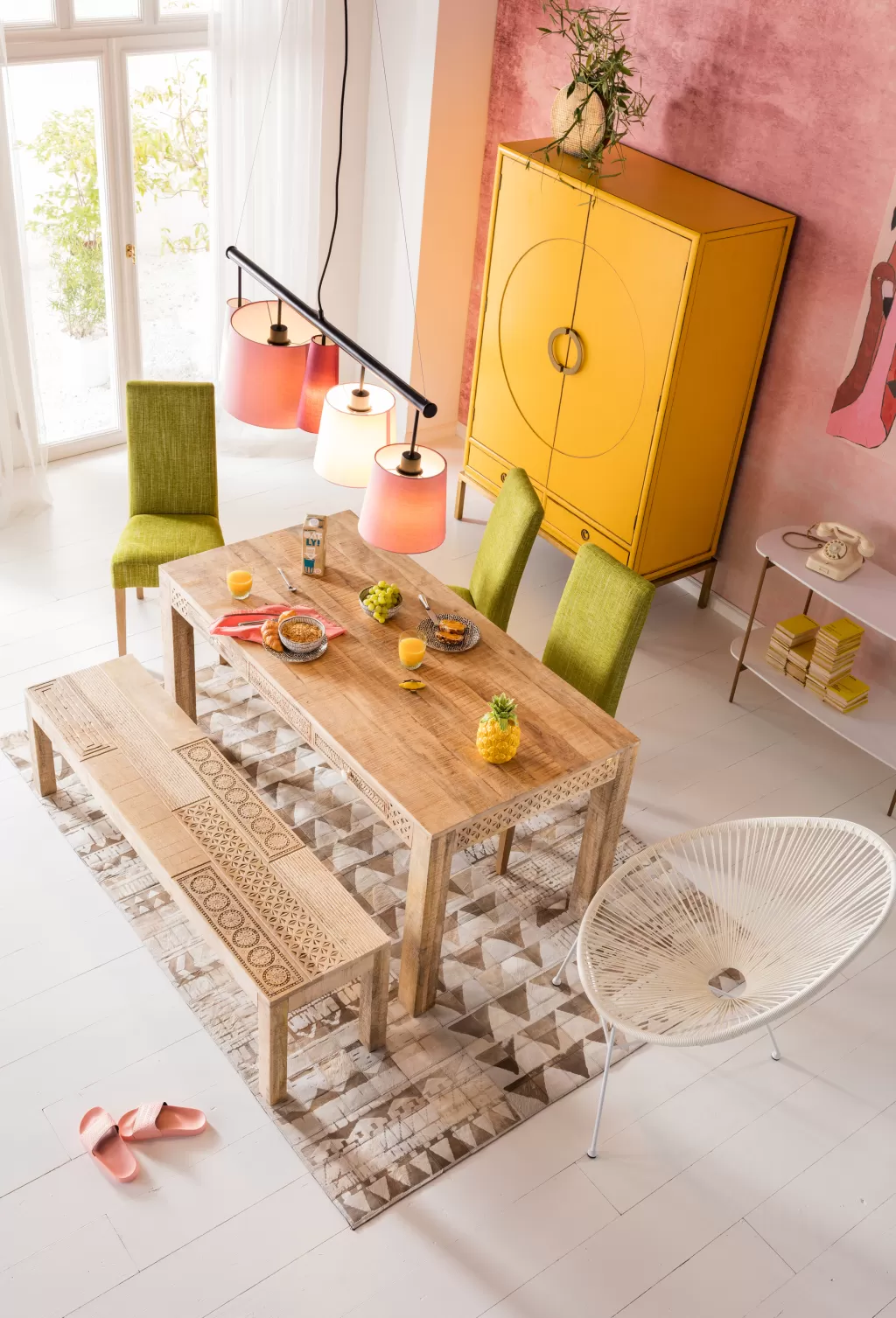 Table de salle à manger design scandinave Puro - 180 x 90 cm par KARE Design, plateau en mélaminé blanc texturé pour intérieur contemporain. Modèle épuré aux finitions soignées, idéal pour 6 à 8 convives.