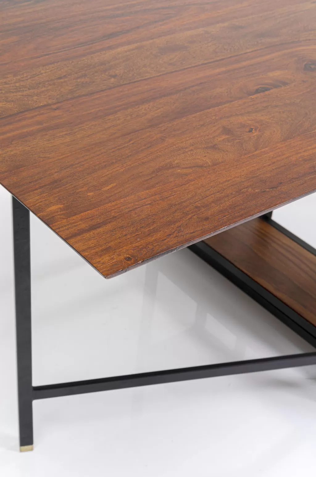 Table extensible Ravello par KARE Design - Longueur ajustable 70+70 cm × 80 cm de largeur 

Ce modèle élégant s'adapte à vos besoins avec ses deux rallonges intégrées pour recevoir jusqu'à 6 convives. Design épuré et fonctionnalité optimale pour votre salle à manger.