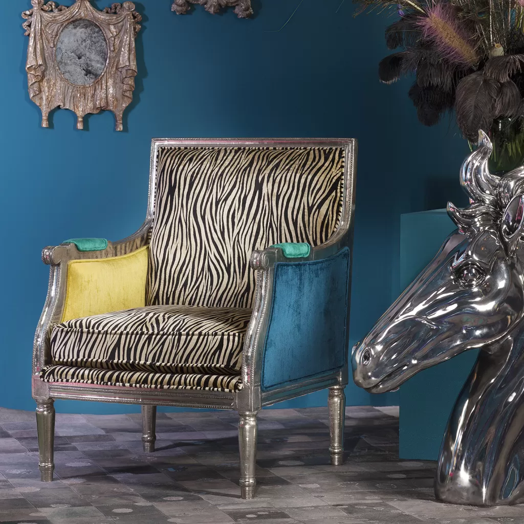 KARE Design - Fauteuil d'exception style Régence revisité avec imprimé zébré audacieux