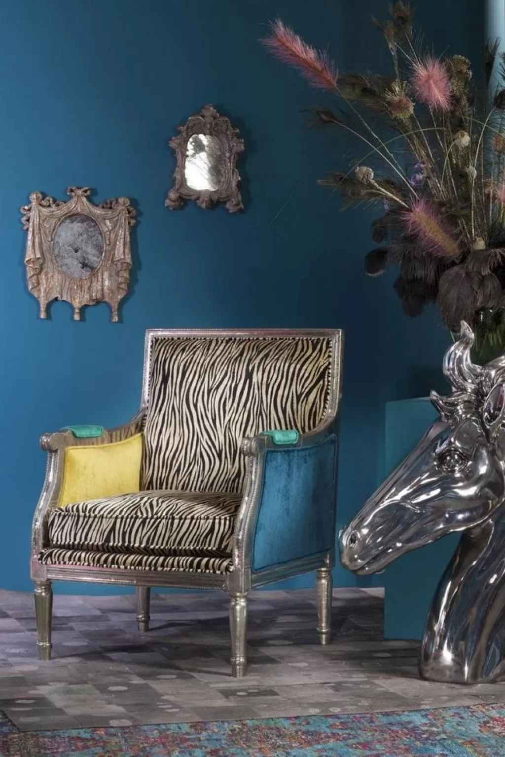 KARE Design - Fauteuil d'exception style Régence revisité avec imprimé zébré audacieux