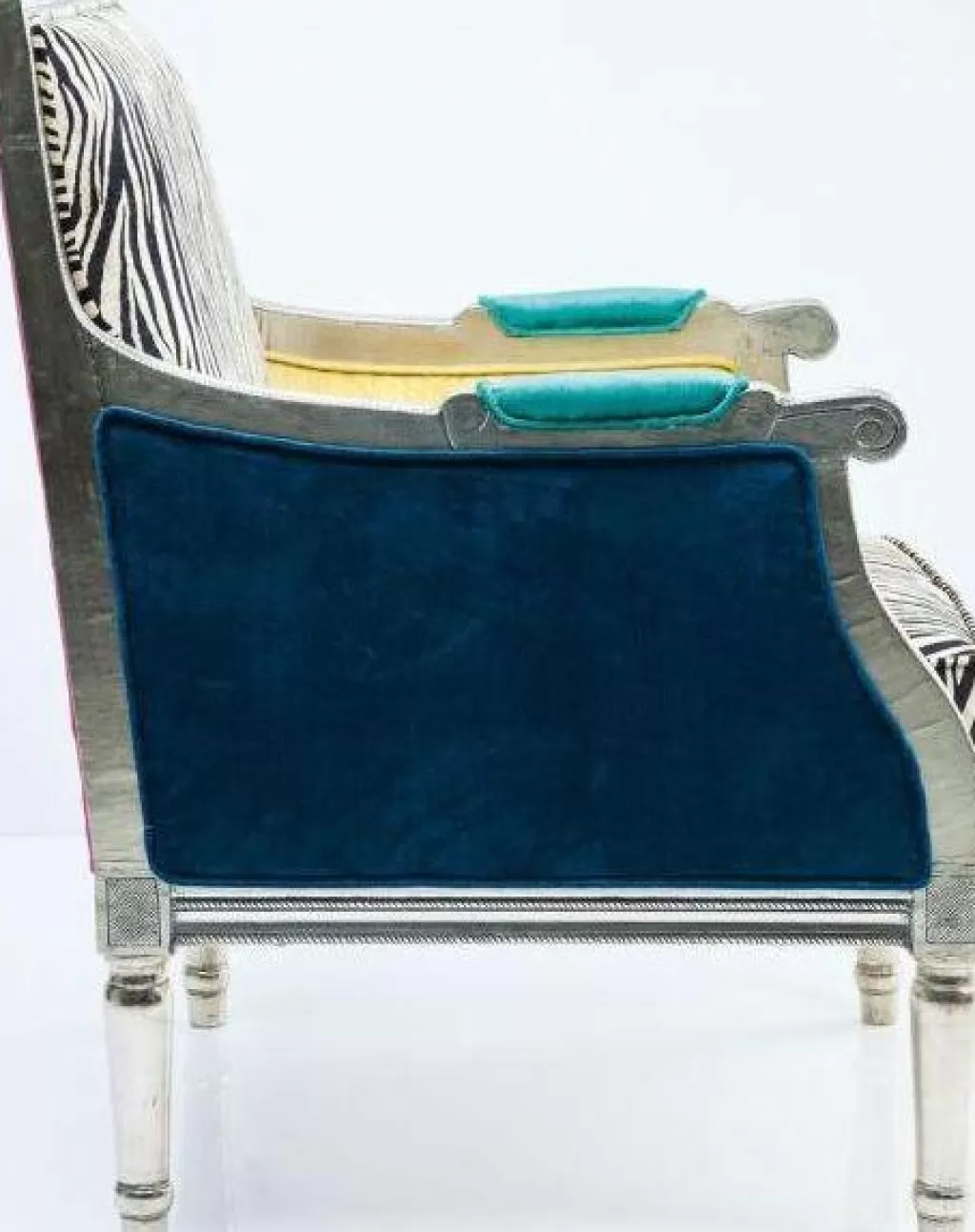 KARE Design - Fauteuil d'exception style Régence revisité avec imprimé zébré audacieux
