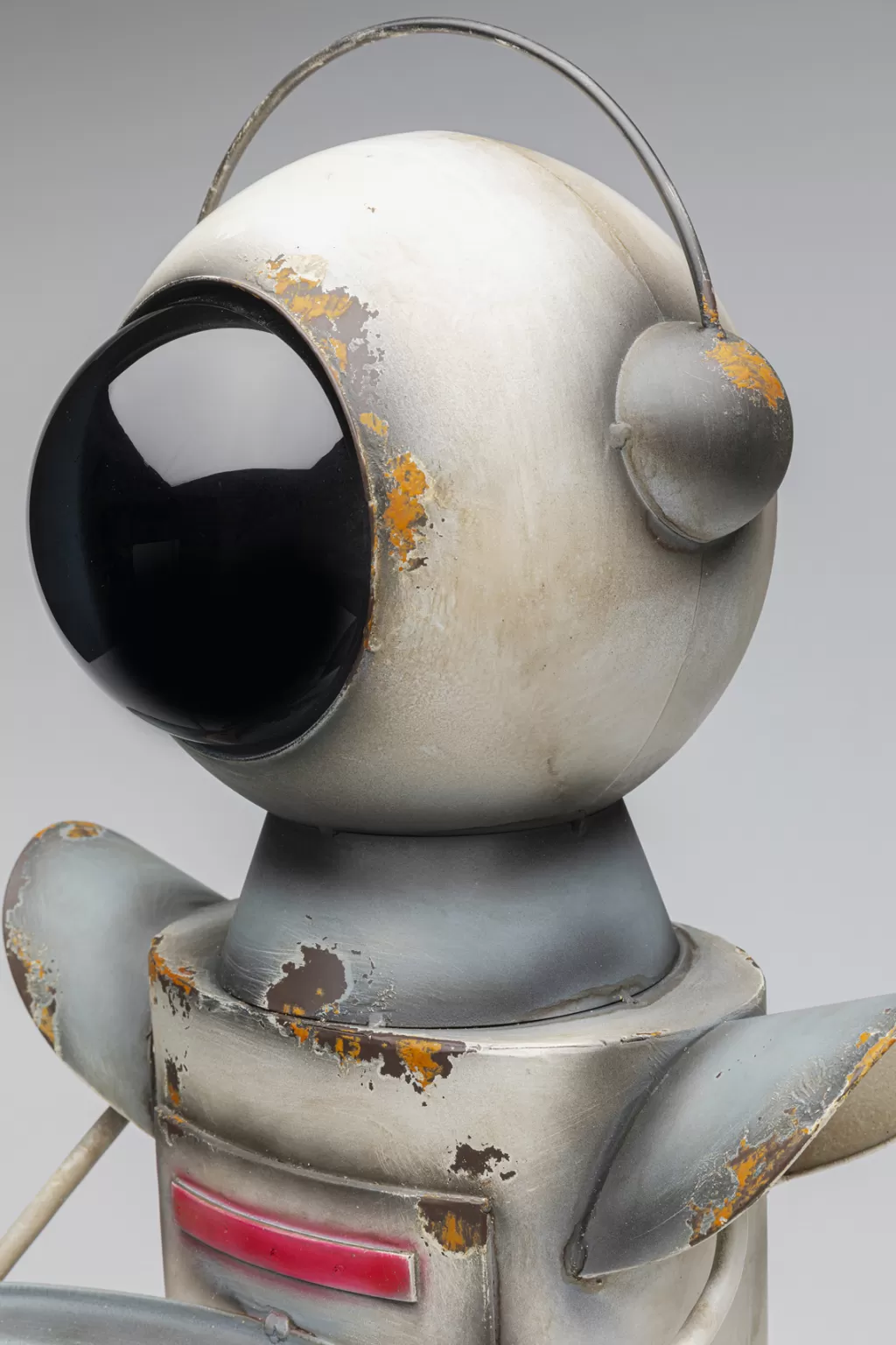Élégante Sculpture Robotique Gottlieb - Objet Décoratif Design Contemporain 74 cm par KARE
