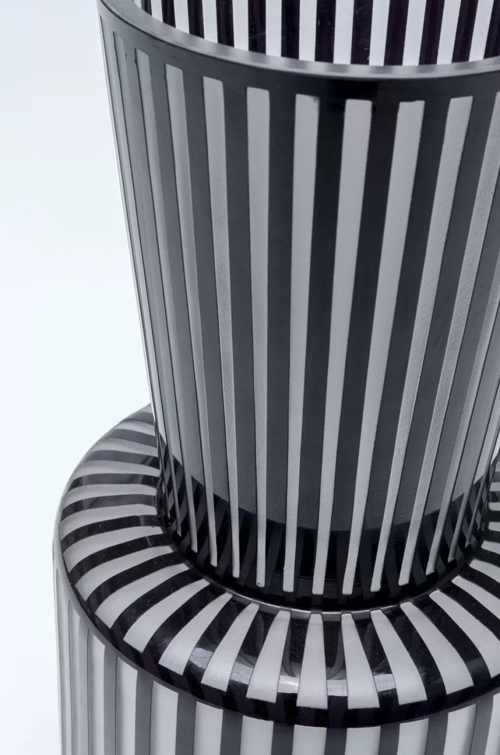Vase design contemporain Roulette - 41 cm par KARE, pièce maîtresse élégante pour intérieur moderne