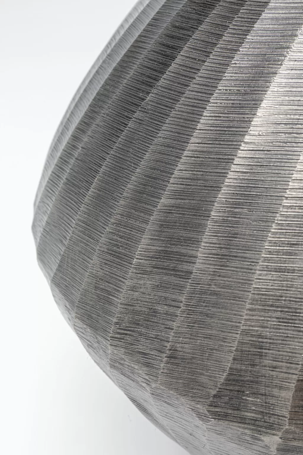 Vase sculpté Sacramento en finition argent antique - Décoration d'intérieur élégante par KARE Design (30 cm de hauteur)