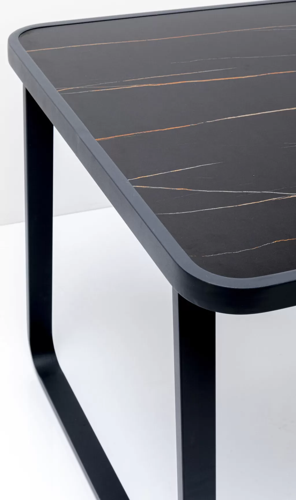 Table basse design Santos par KARE - Dimensions élégantes 143x83 cm