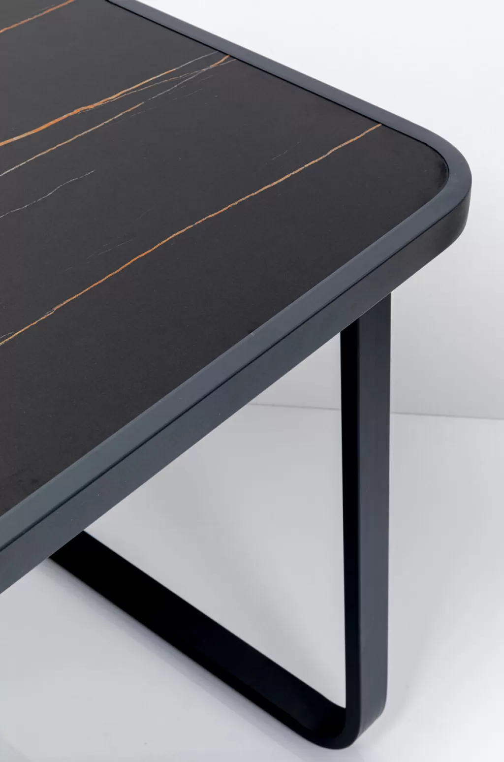 Table basse design Santos par KARE - Dimensions élégantes 143x83 cm