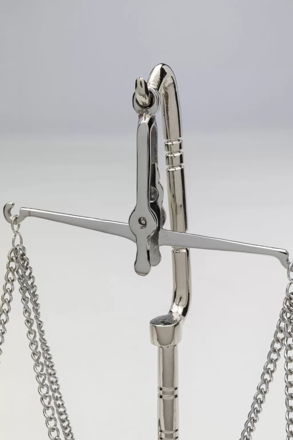 Balance Décorative Élégante par KARE Design - Objet de Décoration Moderne en Argent 23 cm