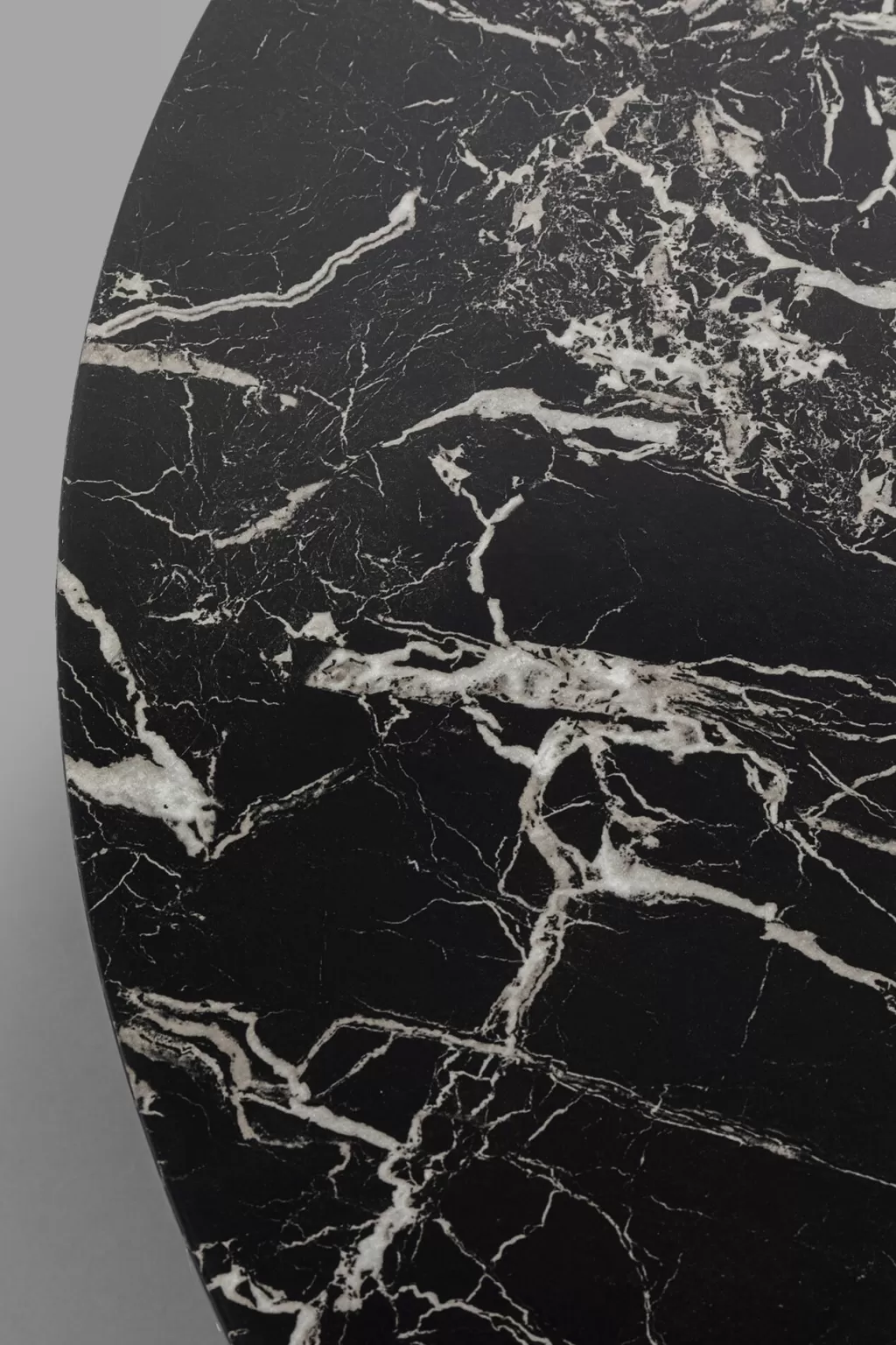 Table Basse Design en Marbre Noir Schickeria - Diamètre 80 cm - Élégance Minimaliste par KARE