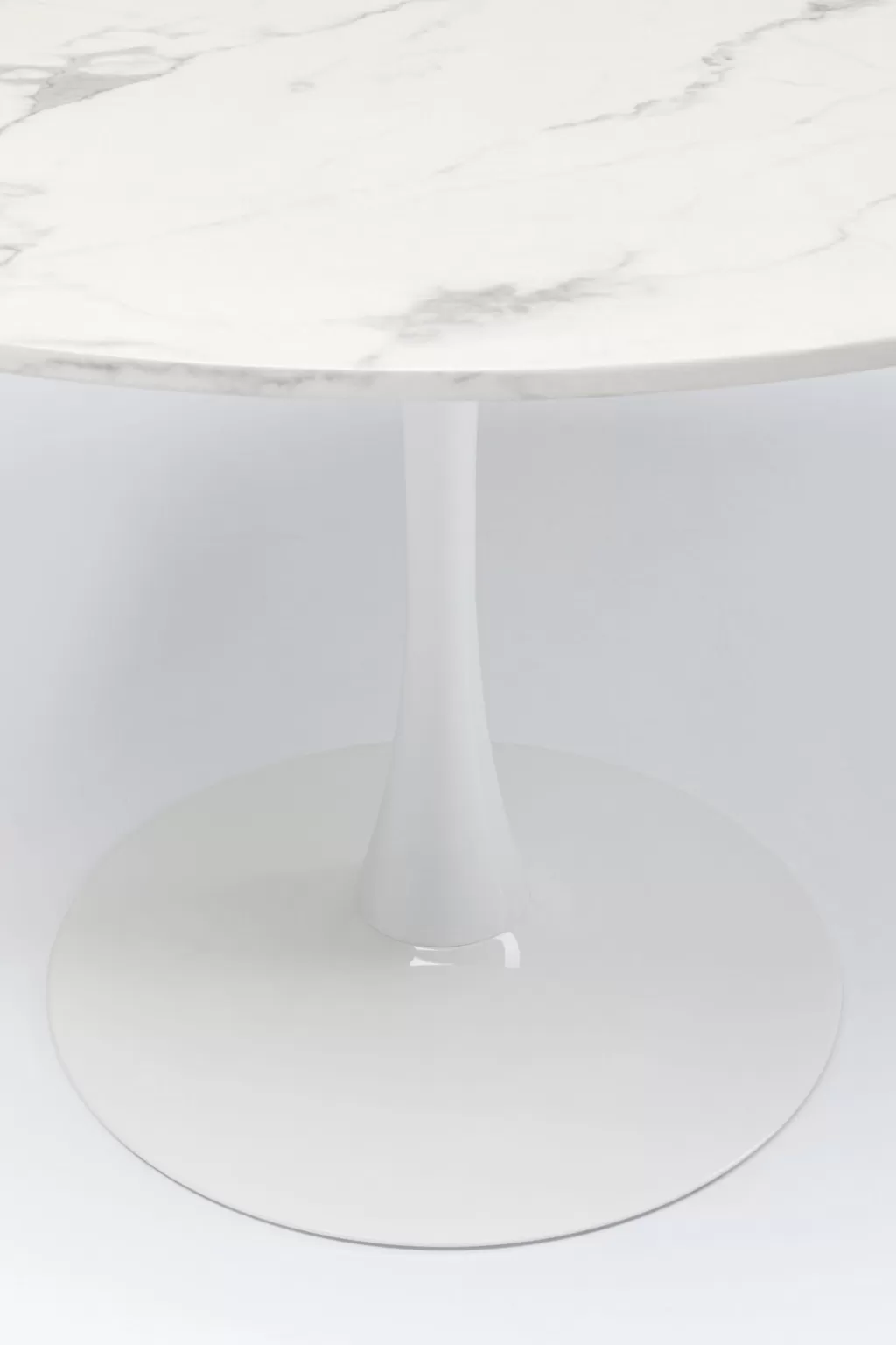 Table ronde élégante Schickeria en finition marbre blanc - Diamètre 80 cm - Collection design KARE pour décoration d'intérieur moderne