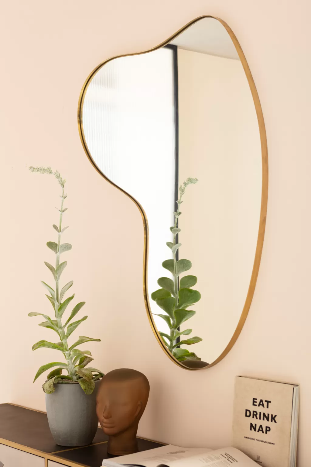 Miroir Mural Design Shape par KARE - Finition Laiton Vieilli 120x110 cm, Reflet Élégant pour Déco Contemporaine