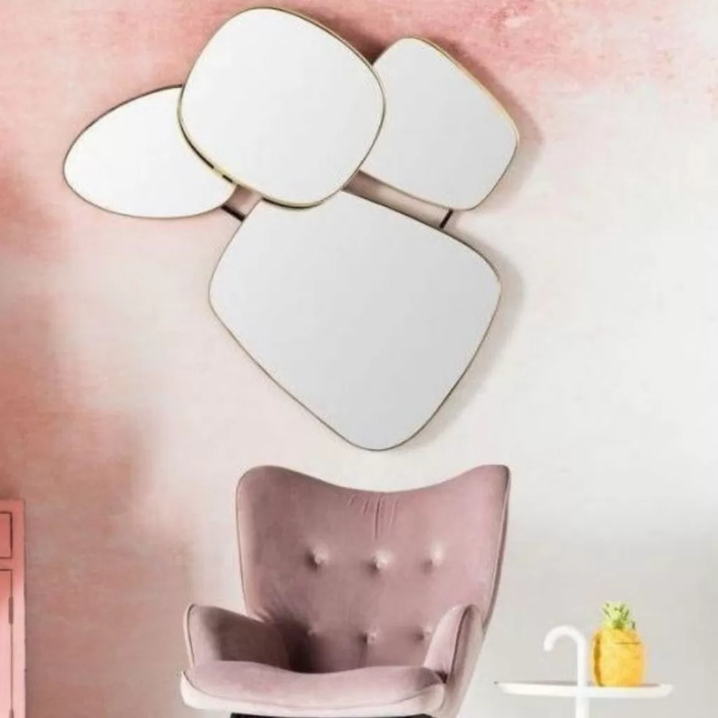Miroir design contemporain KARE - Formes géométriques graphiques  
Décor mural élégant en verre biseauté - Format panoramique 130x110 cm  
Collection d'intérieurs modernes avec reflets dynamiques