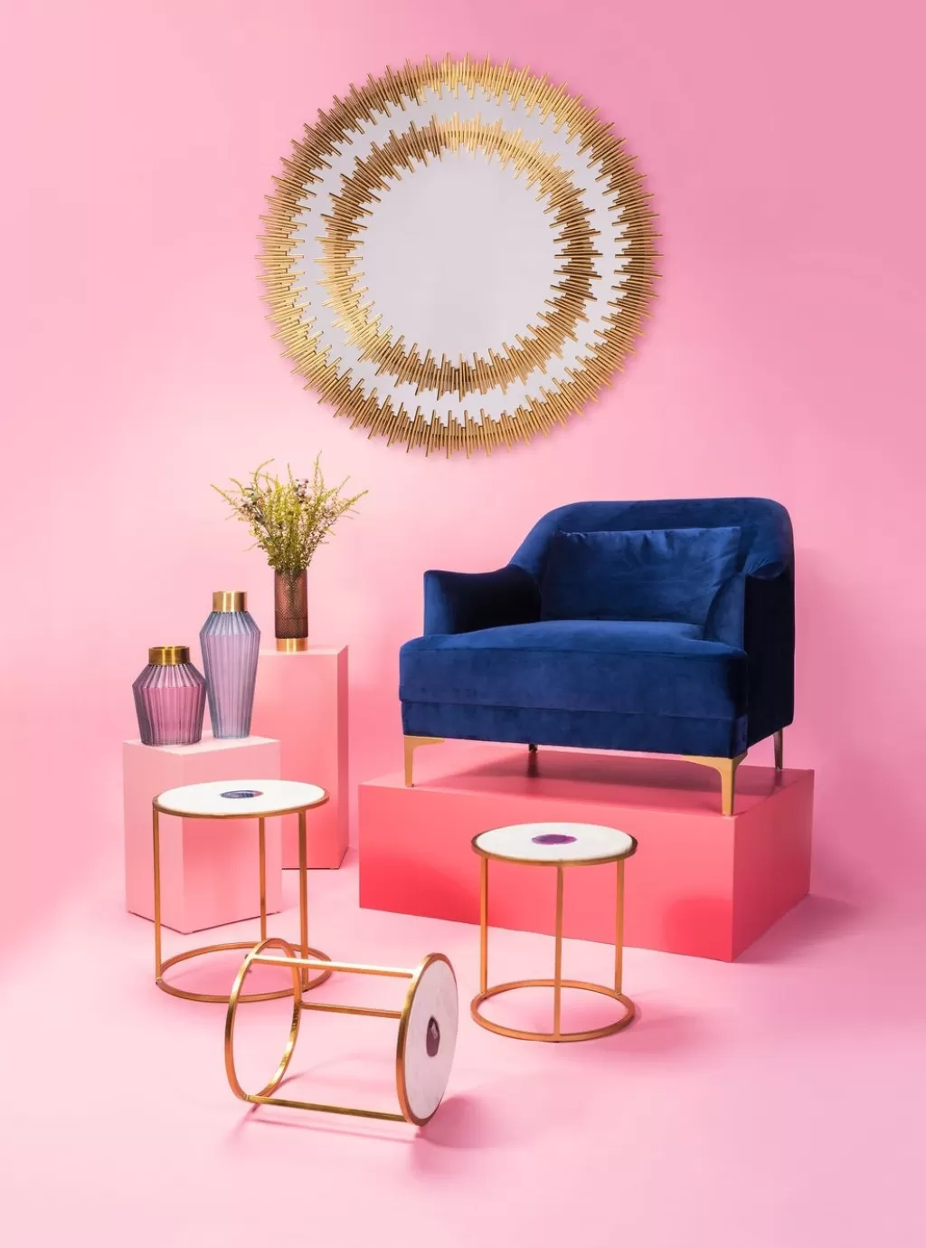 Miroir mural décoratif KARE Design - Élégant modèle Solare à finition dorée lumineuse, diamètre 132 cm pour sublimer votre déco