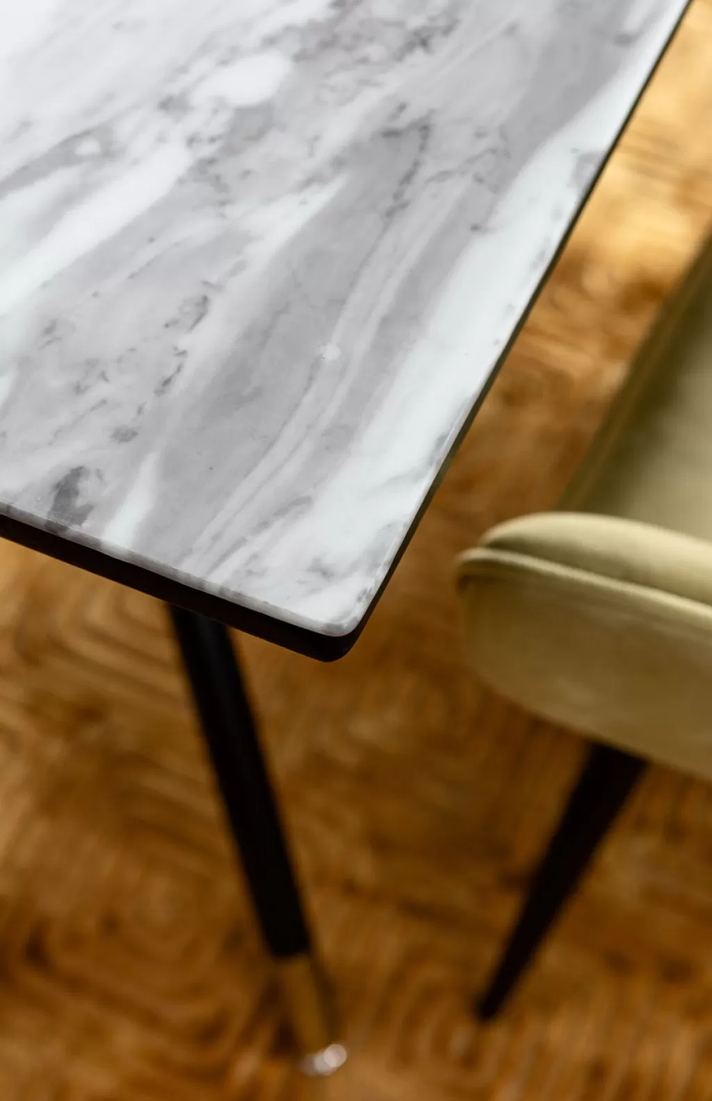 Table design South Beach par KARE - Format XL 180x90 cm pour intérieur contemporain