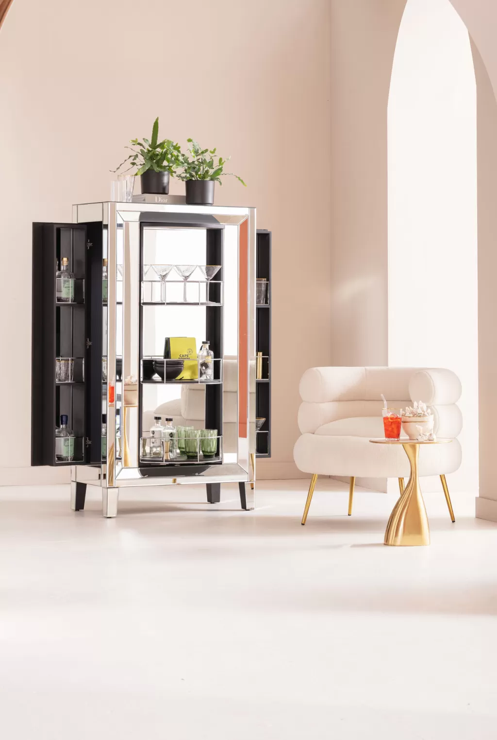 Table d'appoint design Spacey par KARE - Doré brillant diamètre 36 cm, idéale pour votre salon